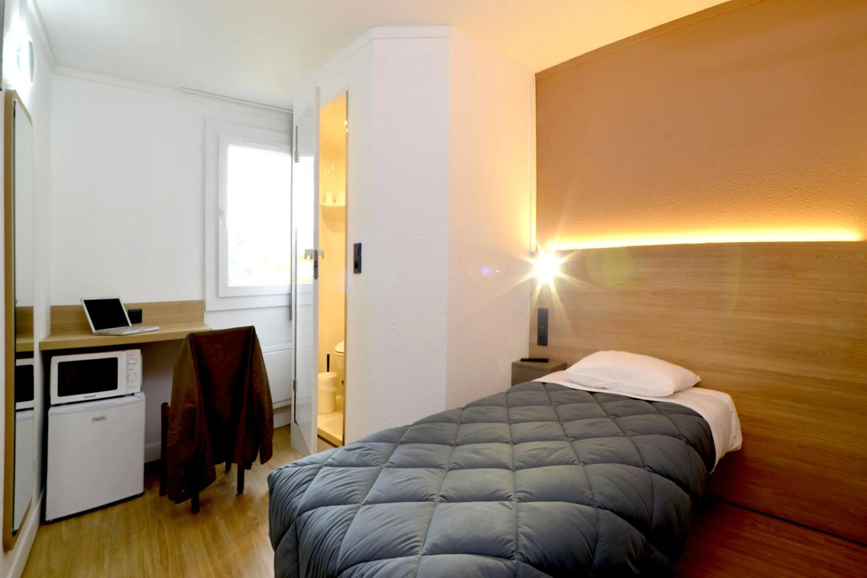 Bed in Premiere Classe Dunkerque Loon Plage