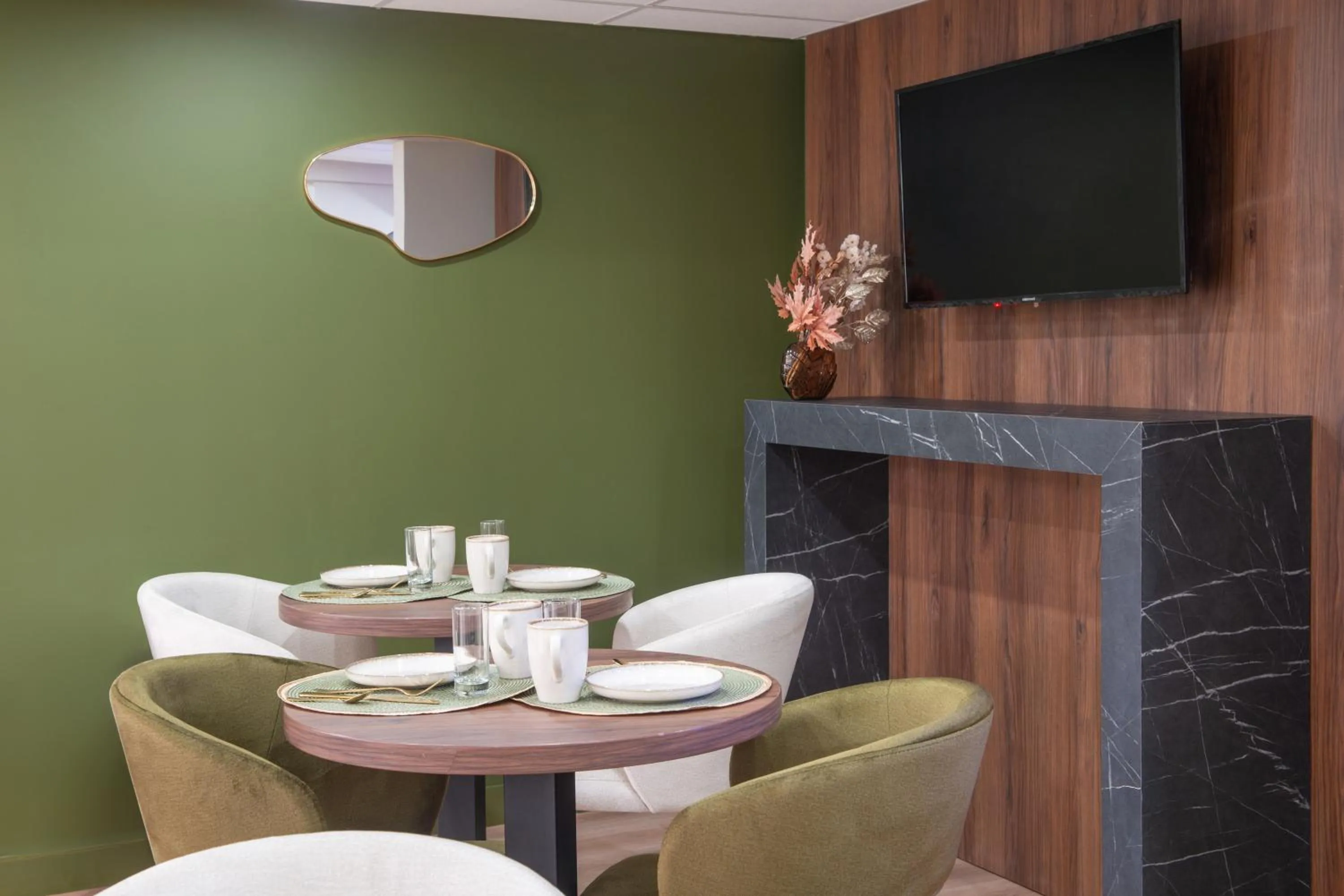 TV and multimedia in Hôtel Olivet, Orléans Sud - Nouvelle Ouverture