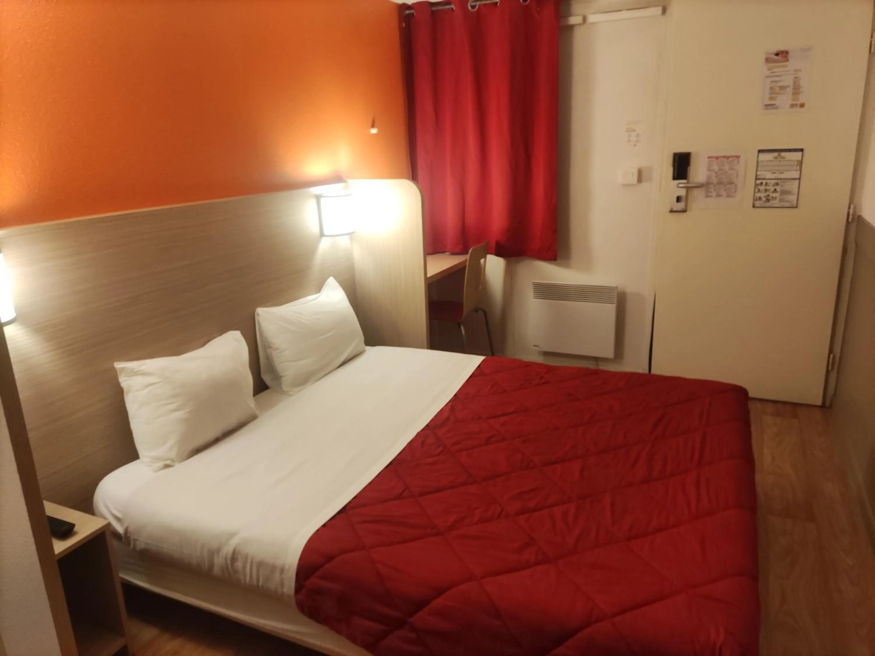 Property building, Bed in Premiere Classe Vannes