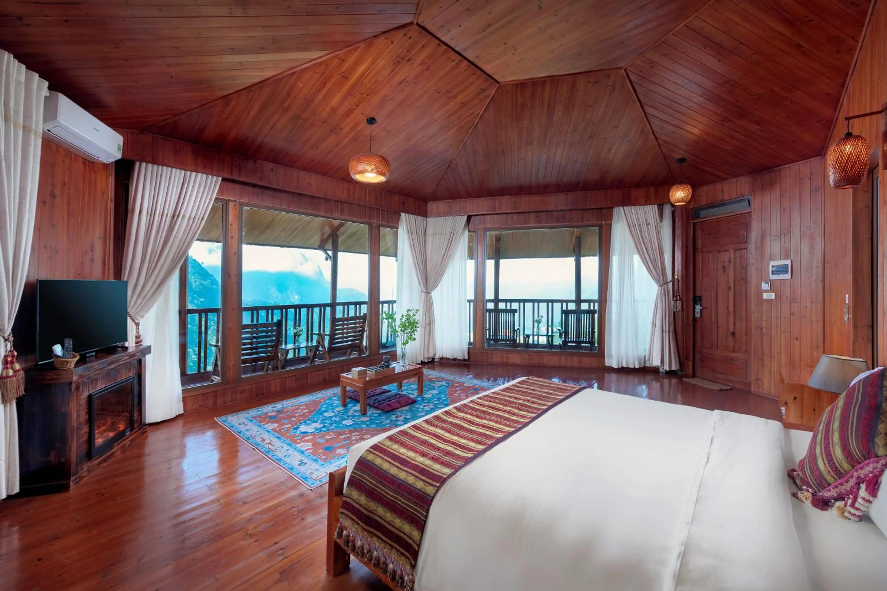 Bedroom, Bed in Heaven Gate O Quy Ho Hotel Sapa