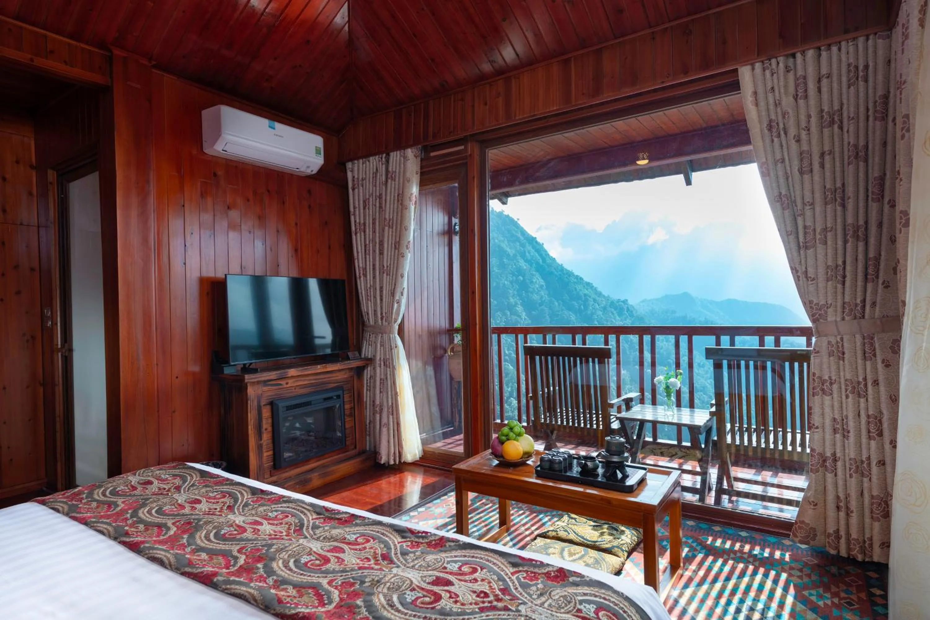 Bed in Heaven Gate O Quy Ho Hotel Sapa