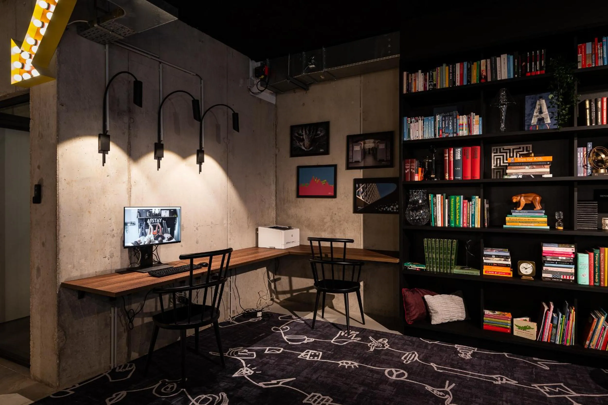 Communal lounge/ TV room in A-STAY Antwerp