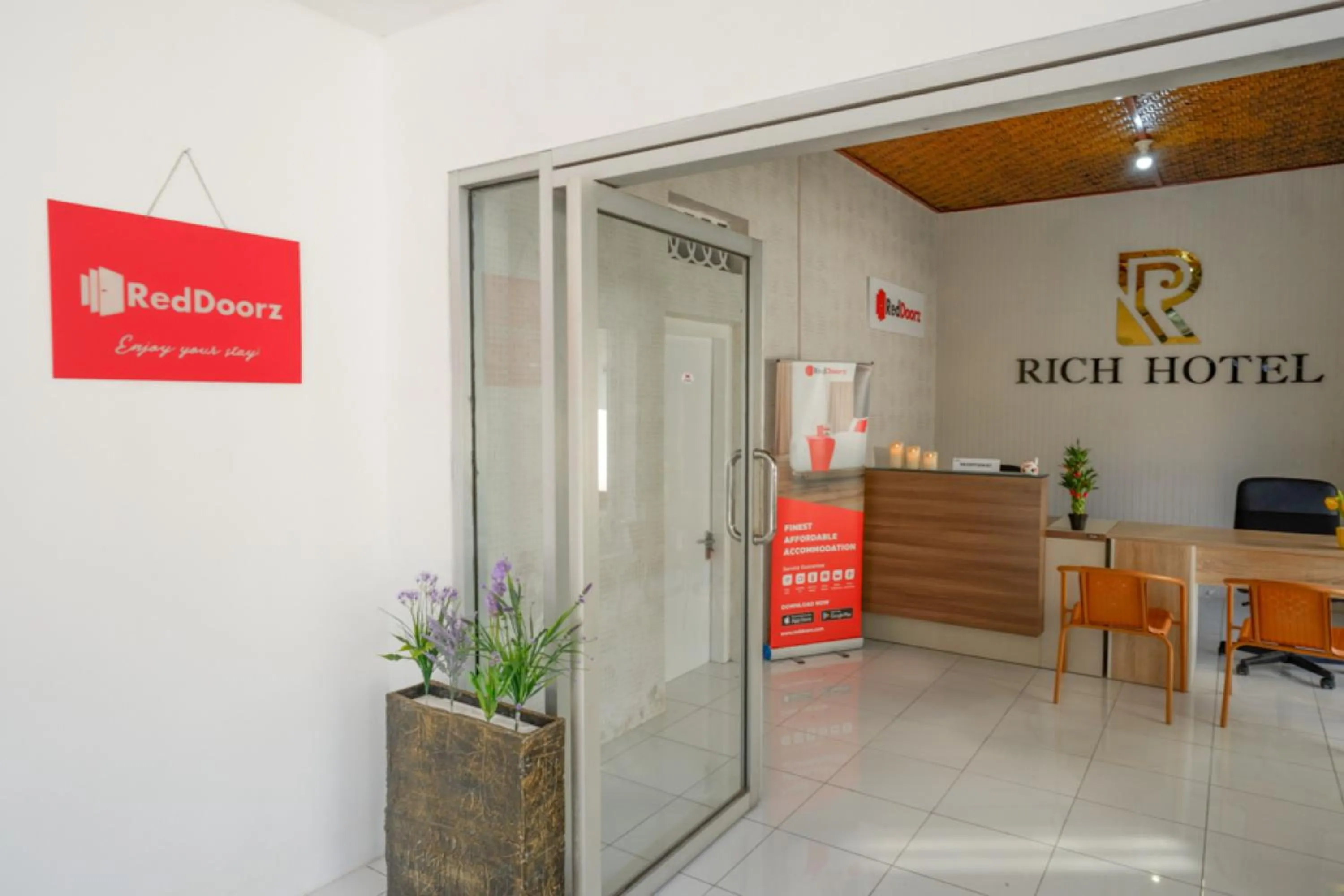 Lobby or reception in RedDoorz near Mataram University