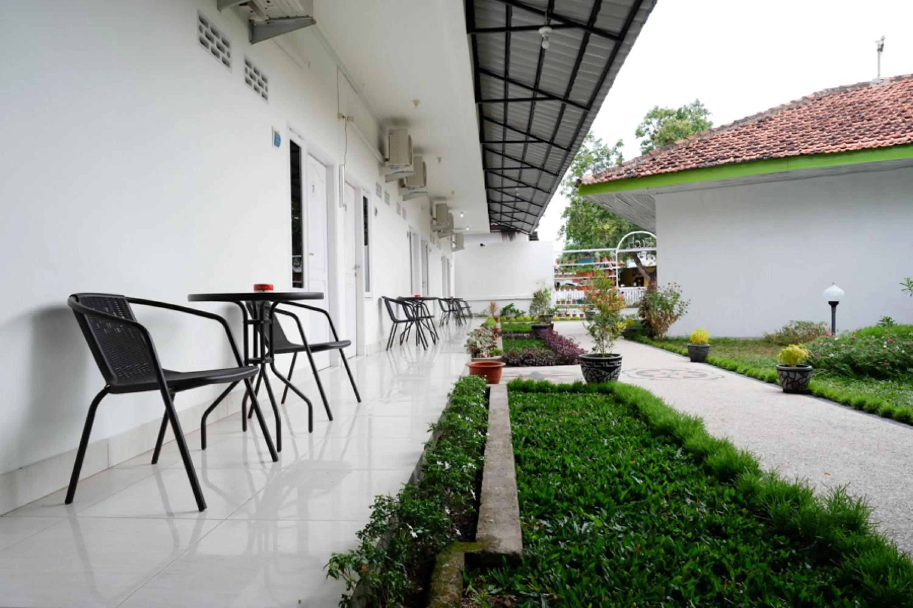 Garden in RedDoorz near Mataram University