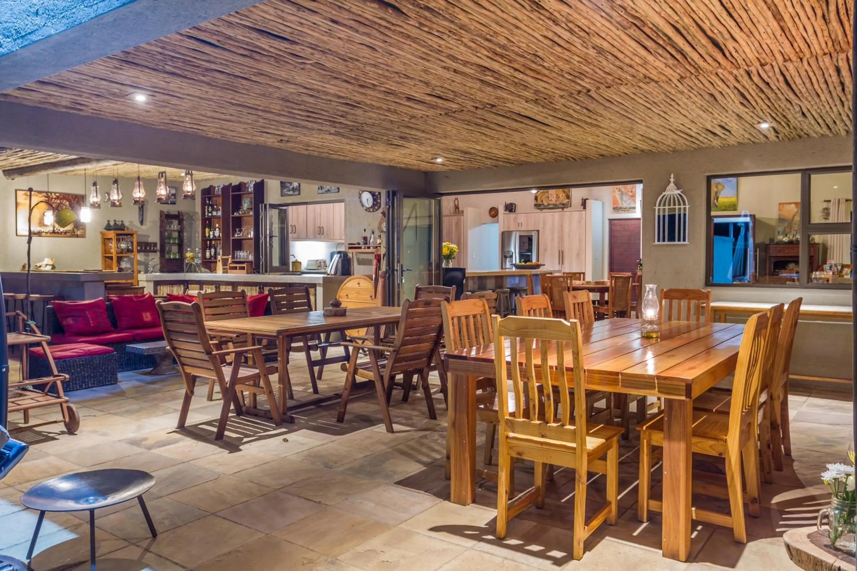 Restaurant/places to eat in Ukuthula Bush Lodge