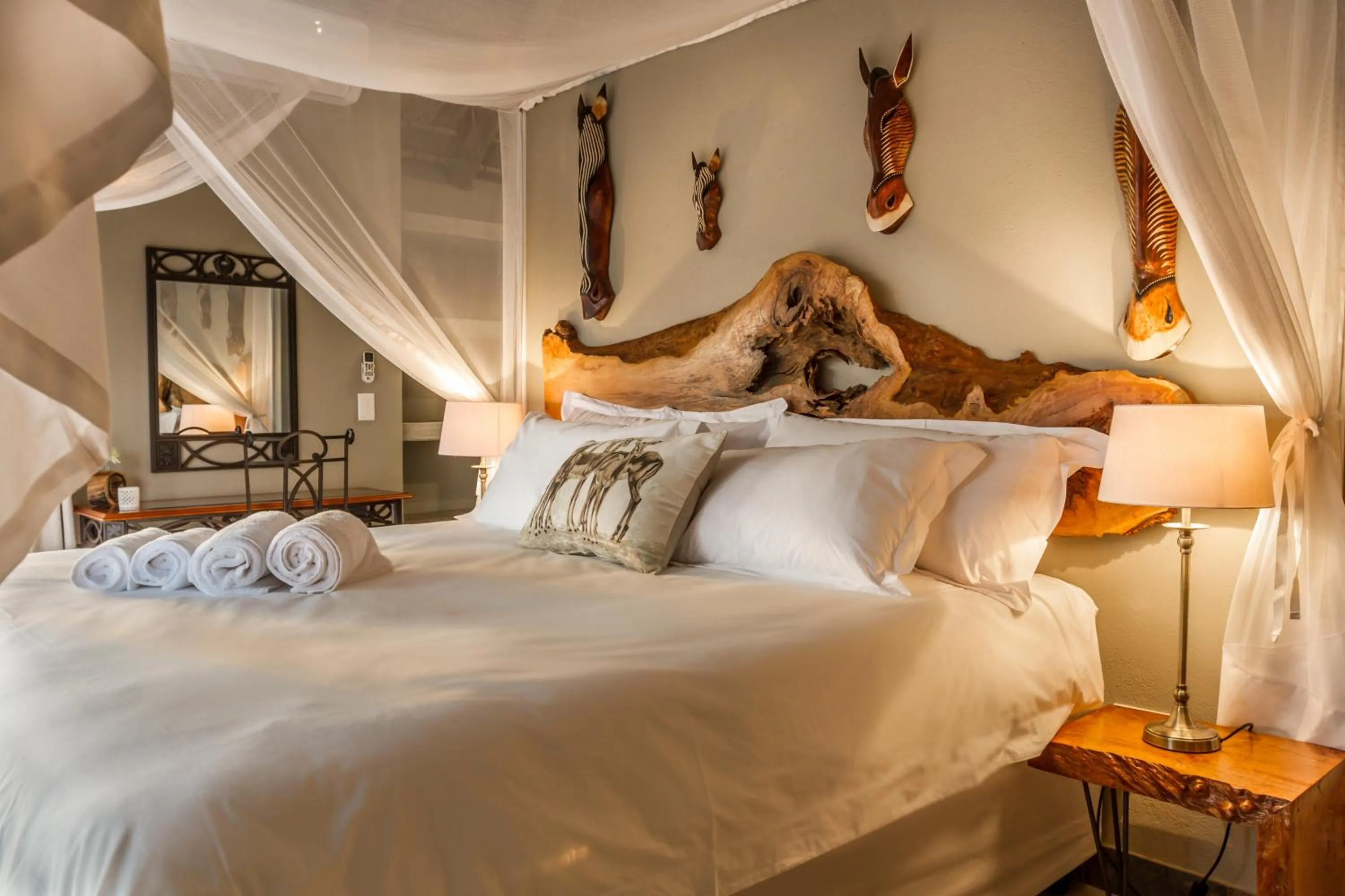 Bed in Ukuthula Bush Lodge