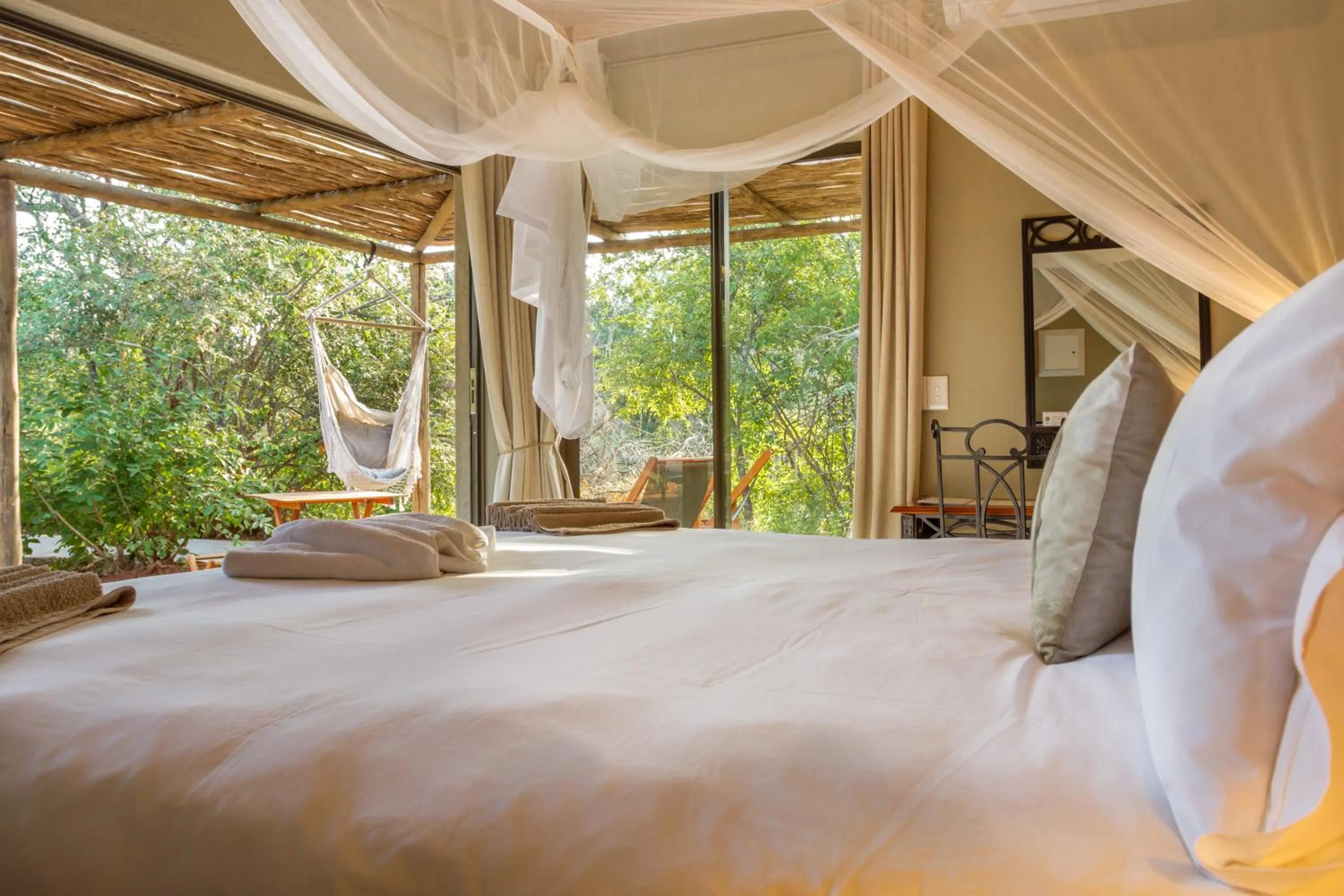 Bed in Ukuthula Bush Lodge