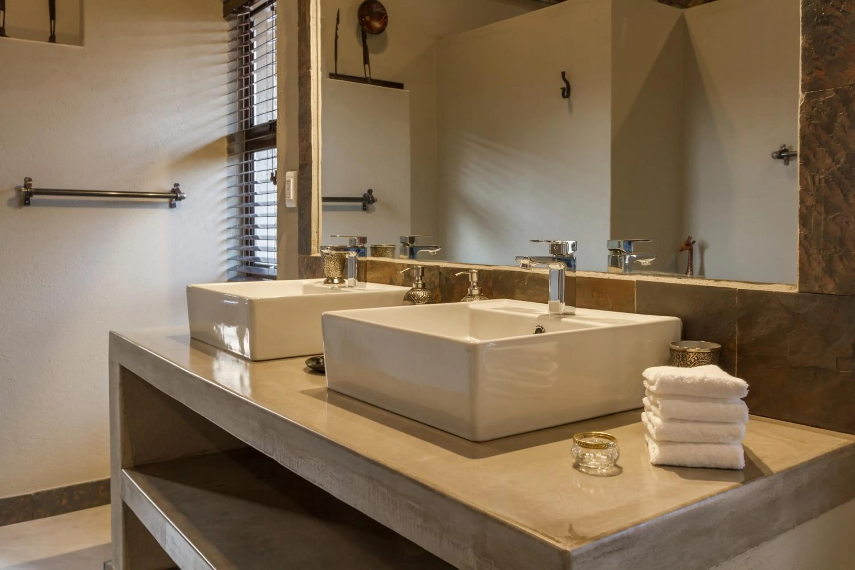 Bathroom in Ukuthula Bush Lodge