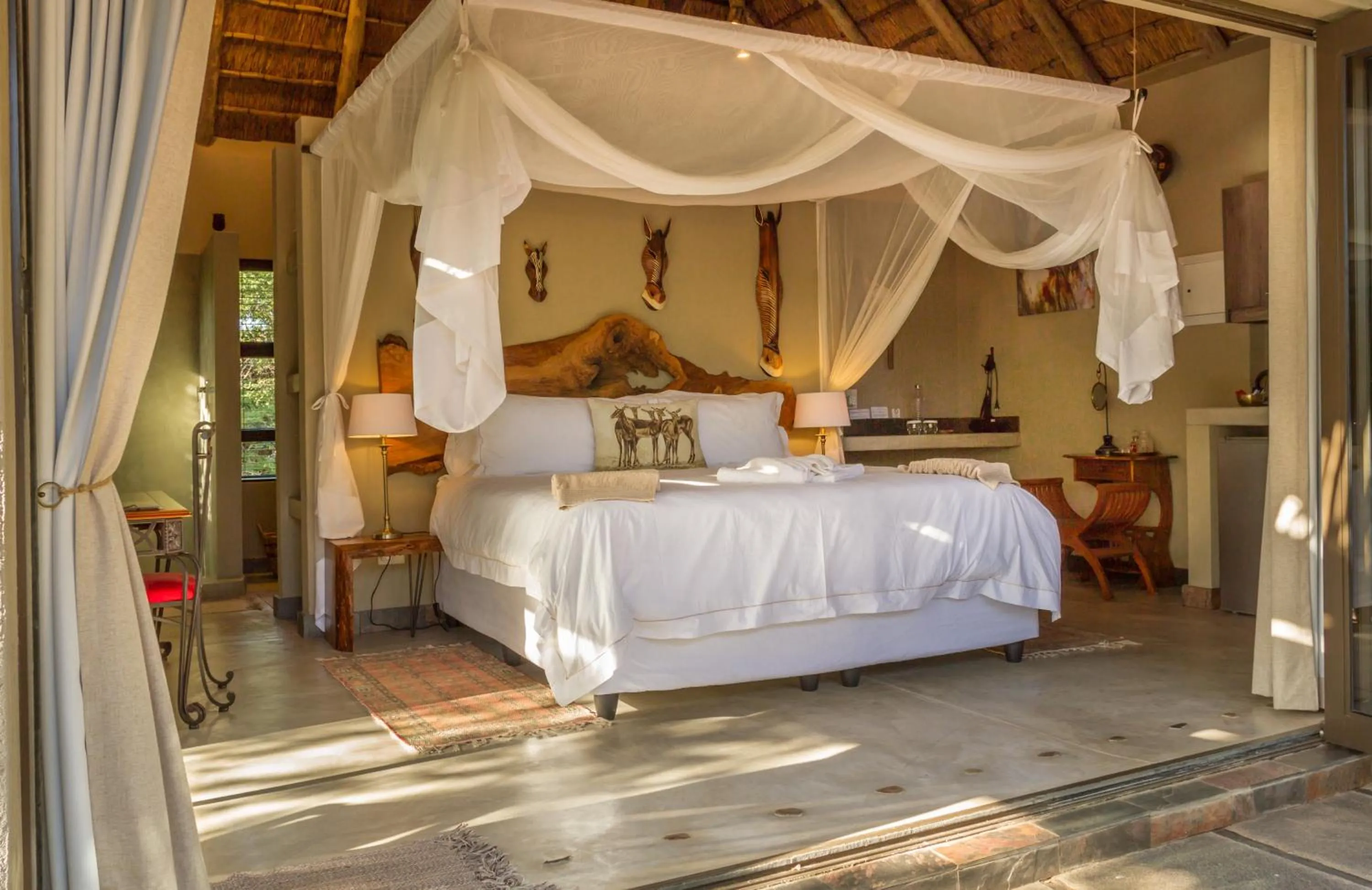 Bed in Ukuthula Bush Lodge
