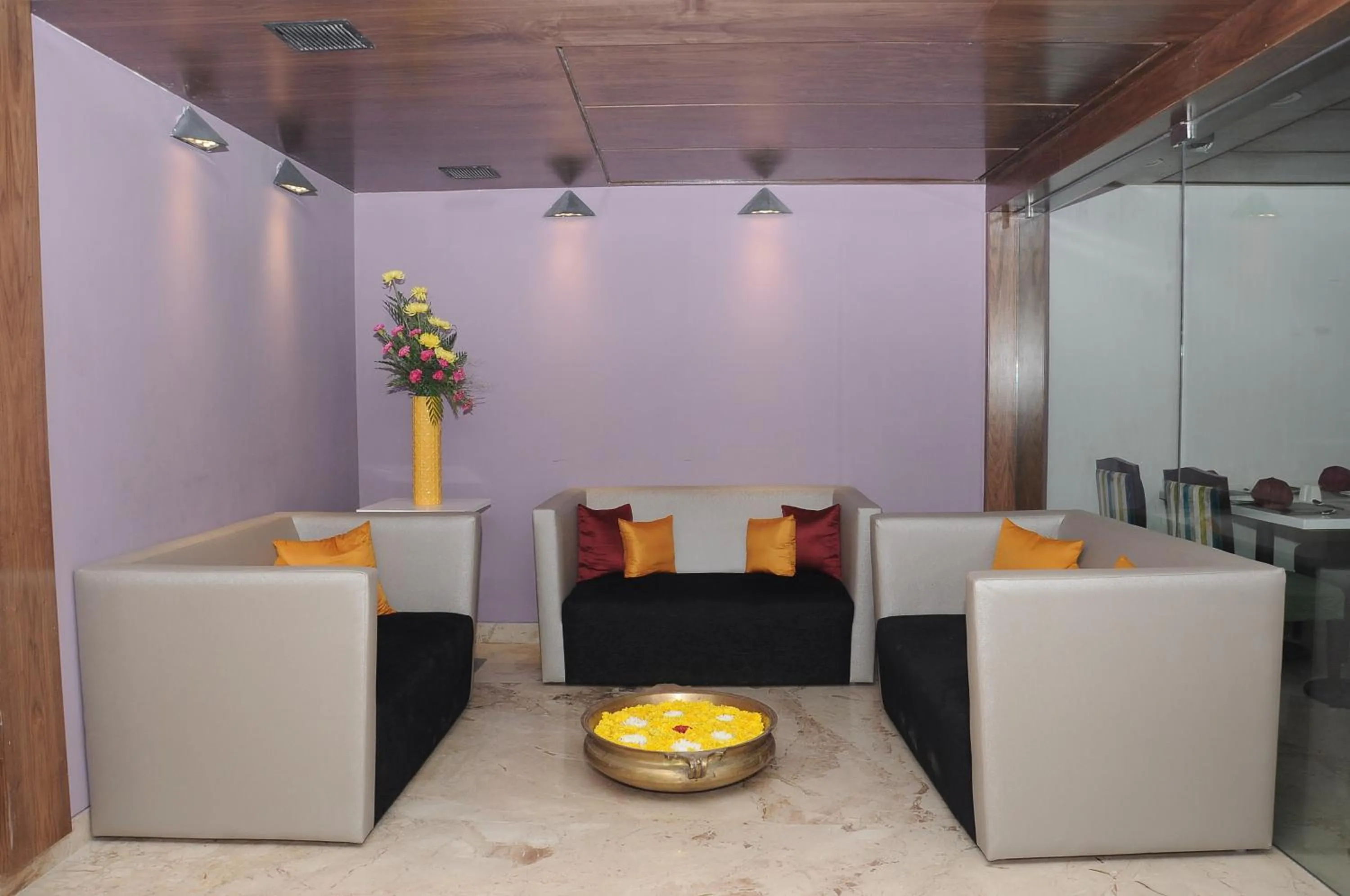 Living room in La Woods Hotel