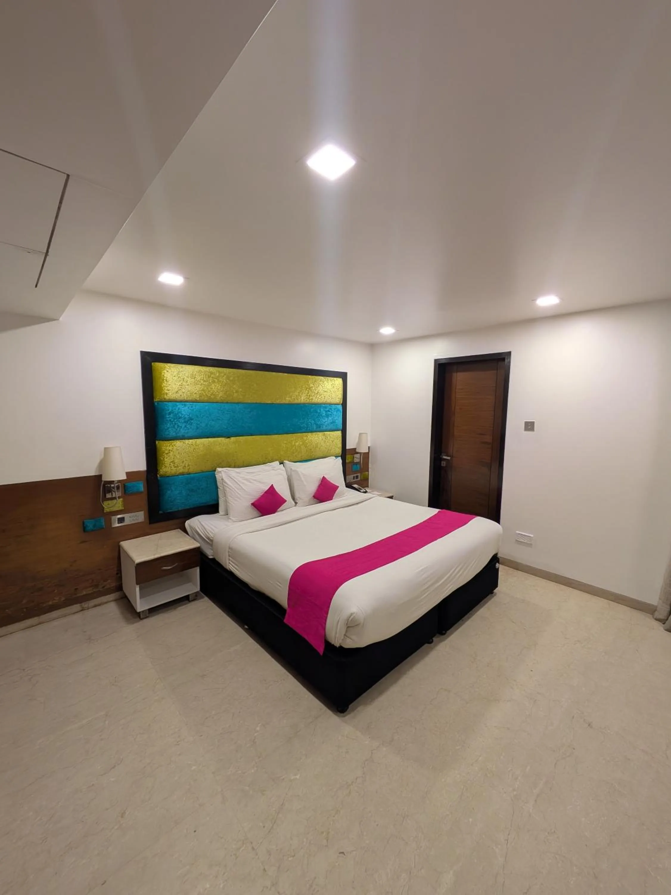 Bedroom, Bed in La Woods Hotel