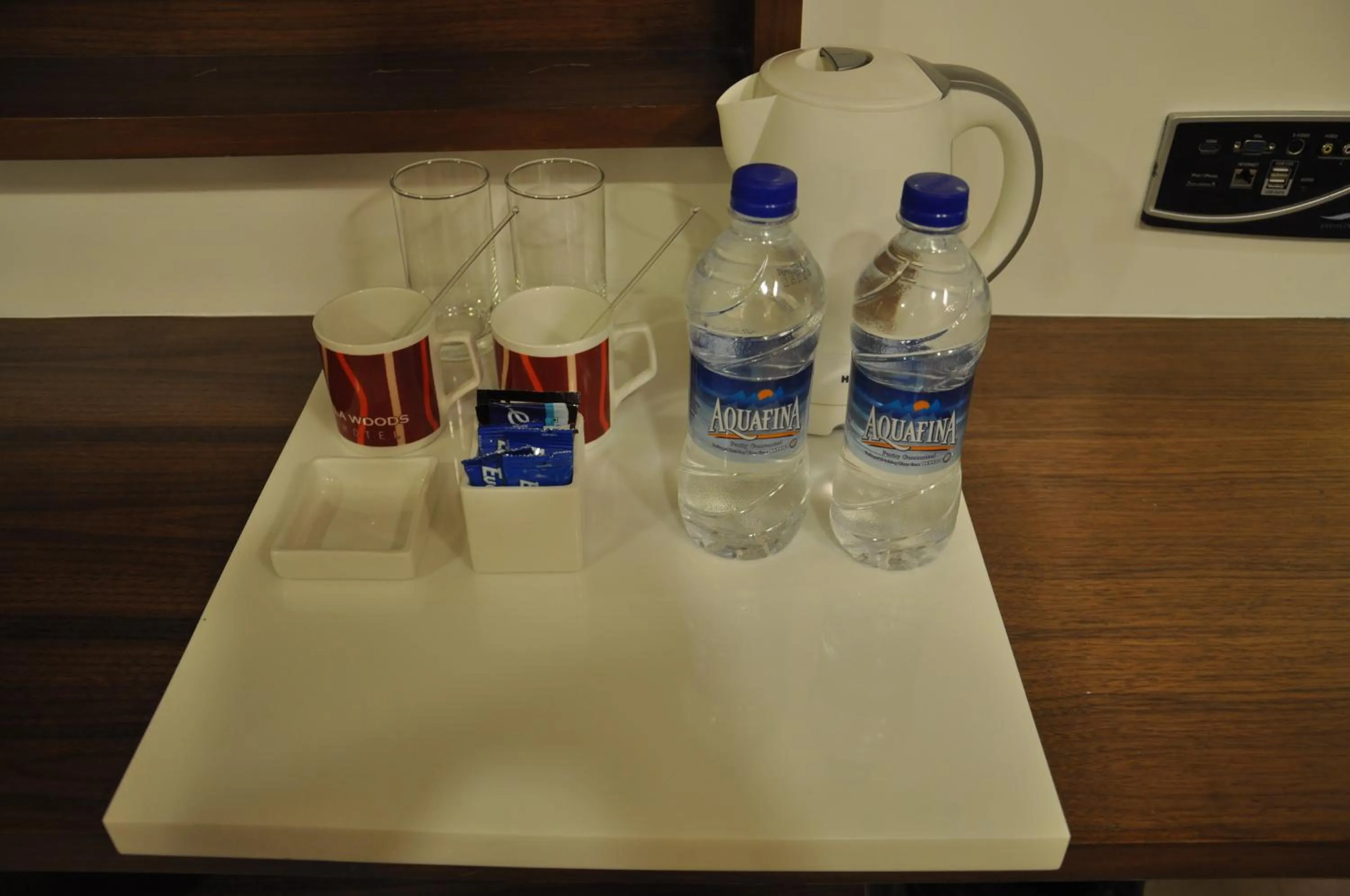 Coffee/tea facilities in La Woods Hotel