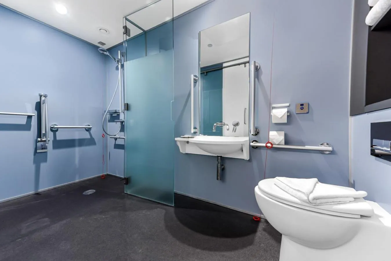 Shower in The Z Hotel Holborn