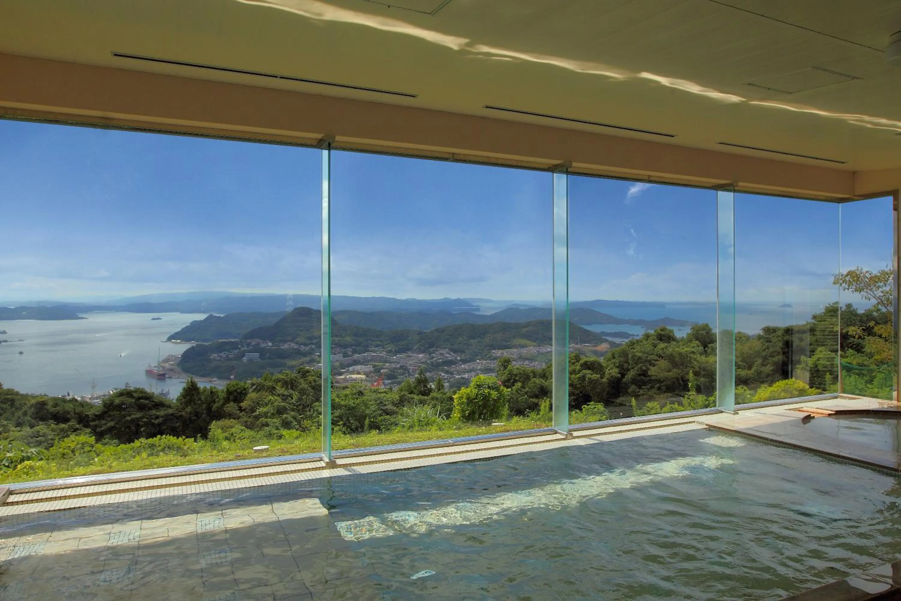 Hot Spring Bath in Yumihari-no-Oka Hotel