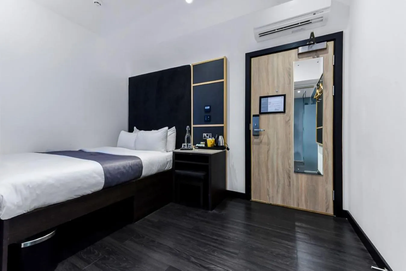 Bedroom, Bed in The Z Hotel Trafalgar