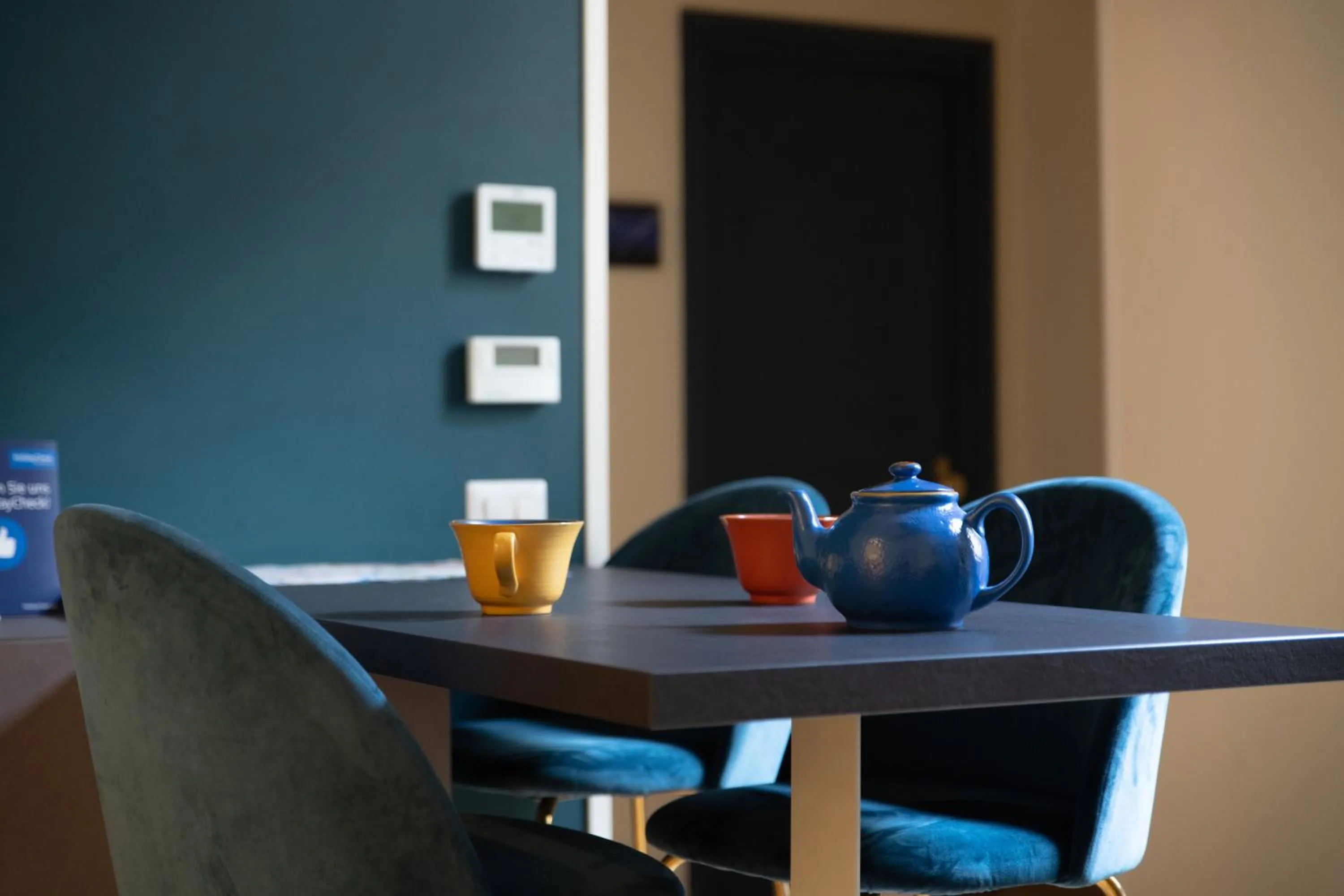 Communal lounge/ TV room in BEIGE ET BLE' GuestHouse