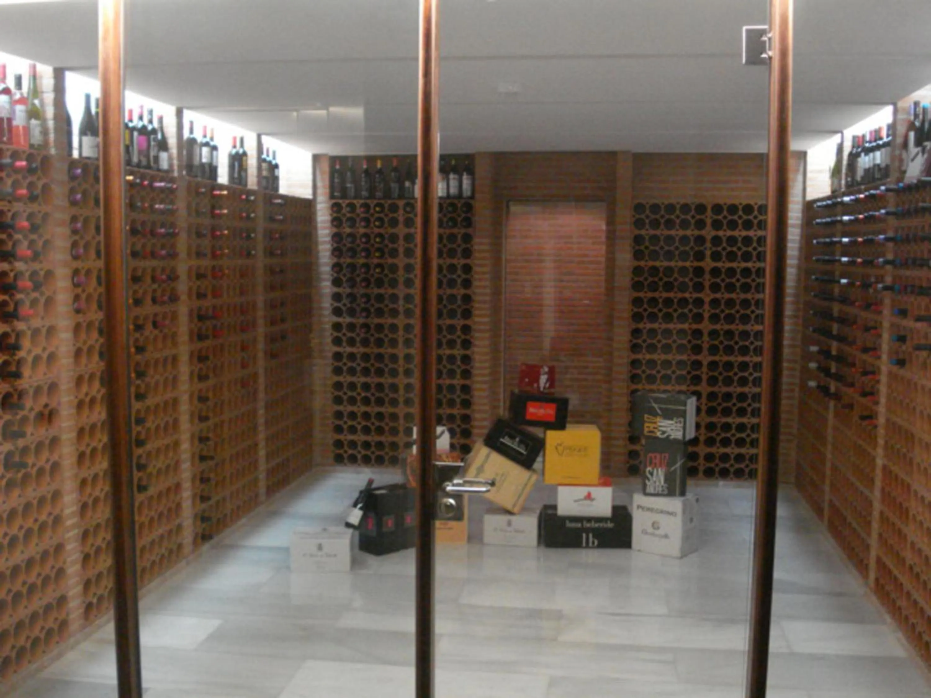 Restaurant/places to eat in Hostal Nirvana