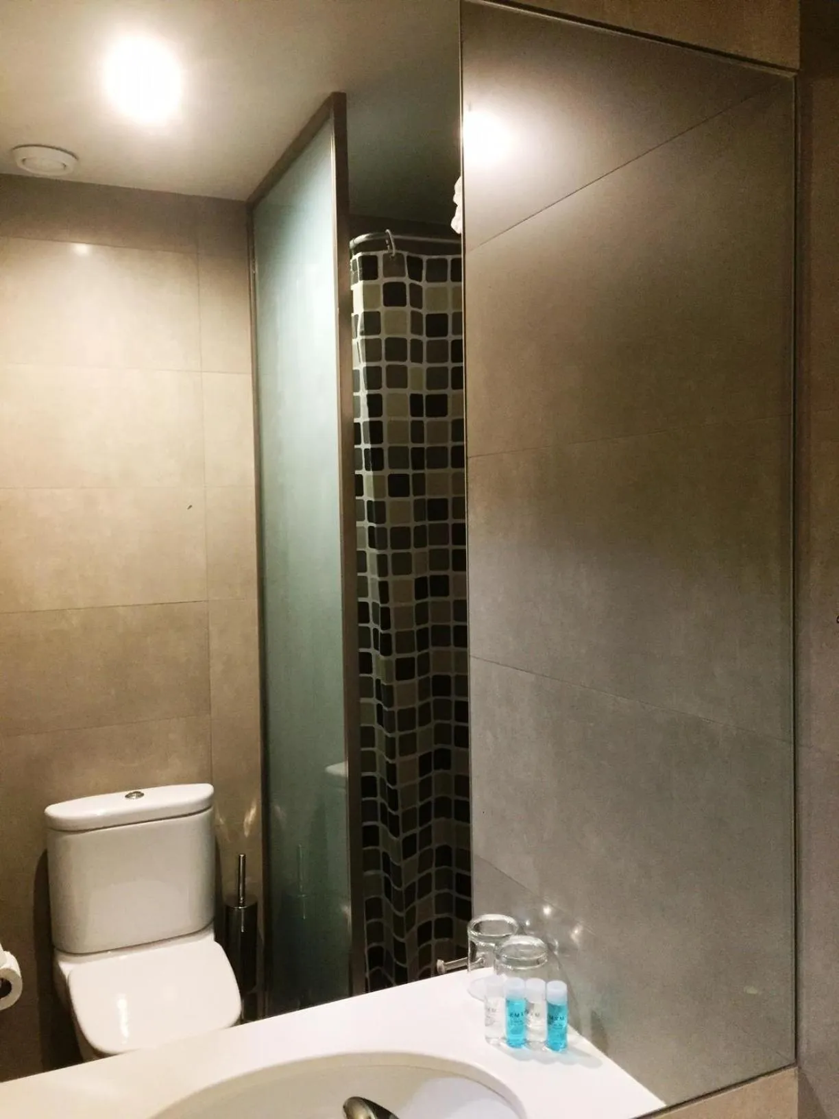 Bathroom in Hostal Nirvana