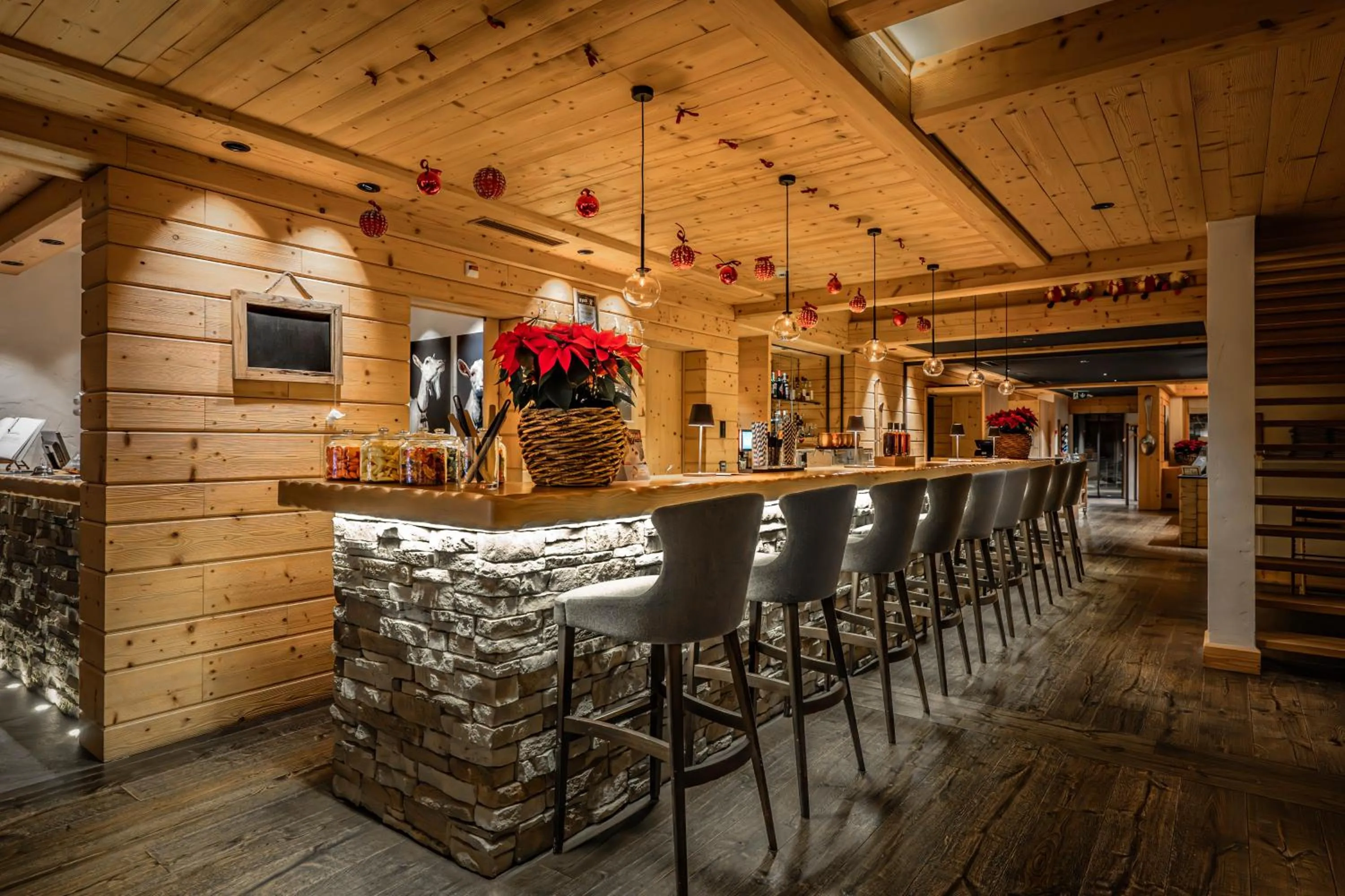Lounge or bar in Hotel Spitzhorn Superieur