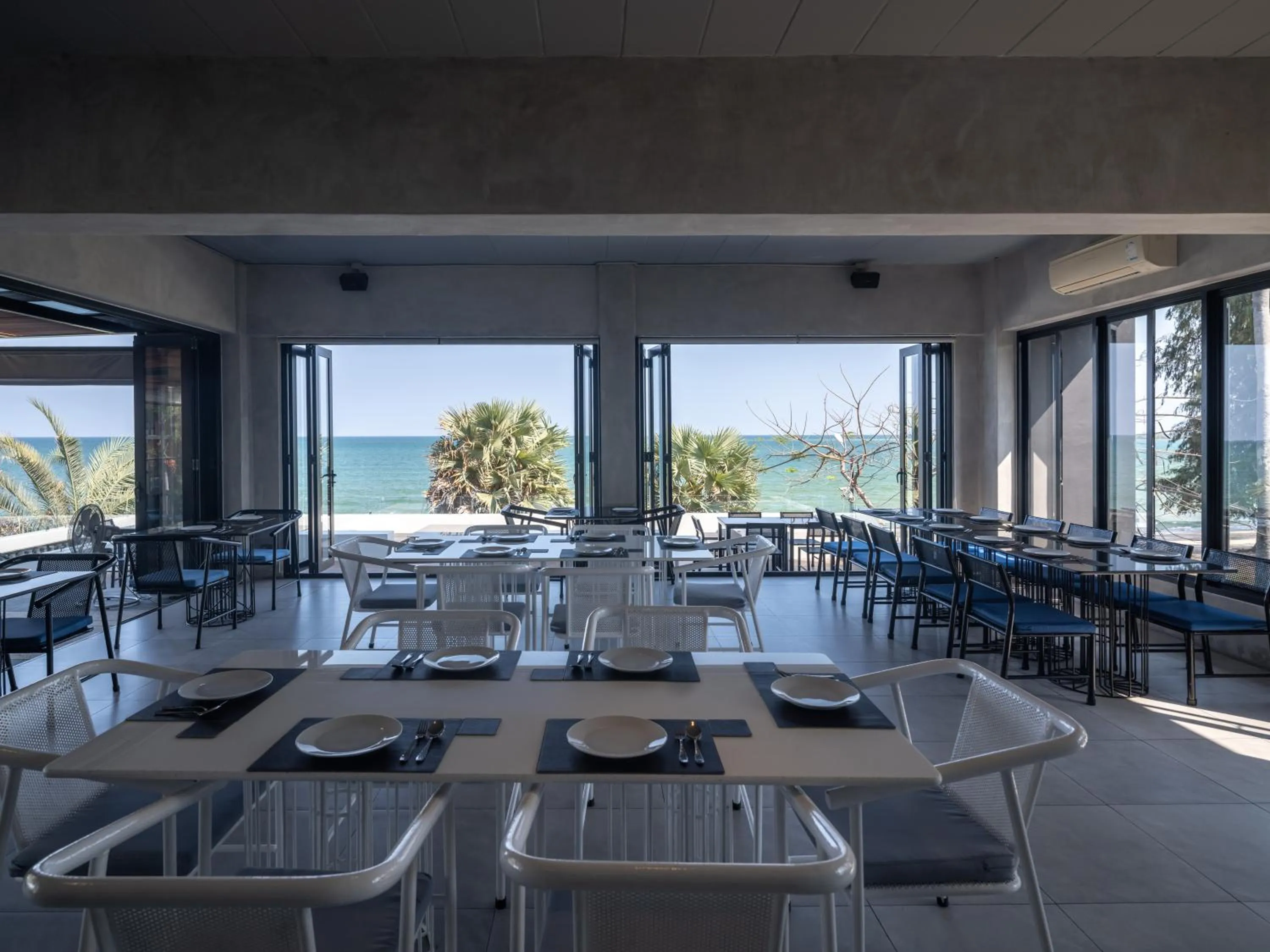 Restaurant/places to eat in Sunshine Paradise Resort