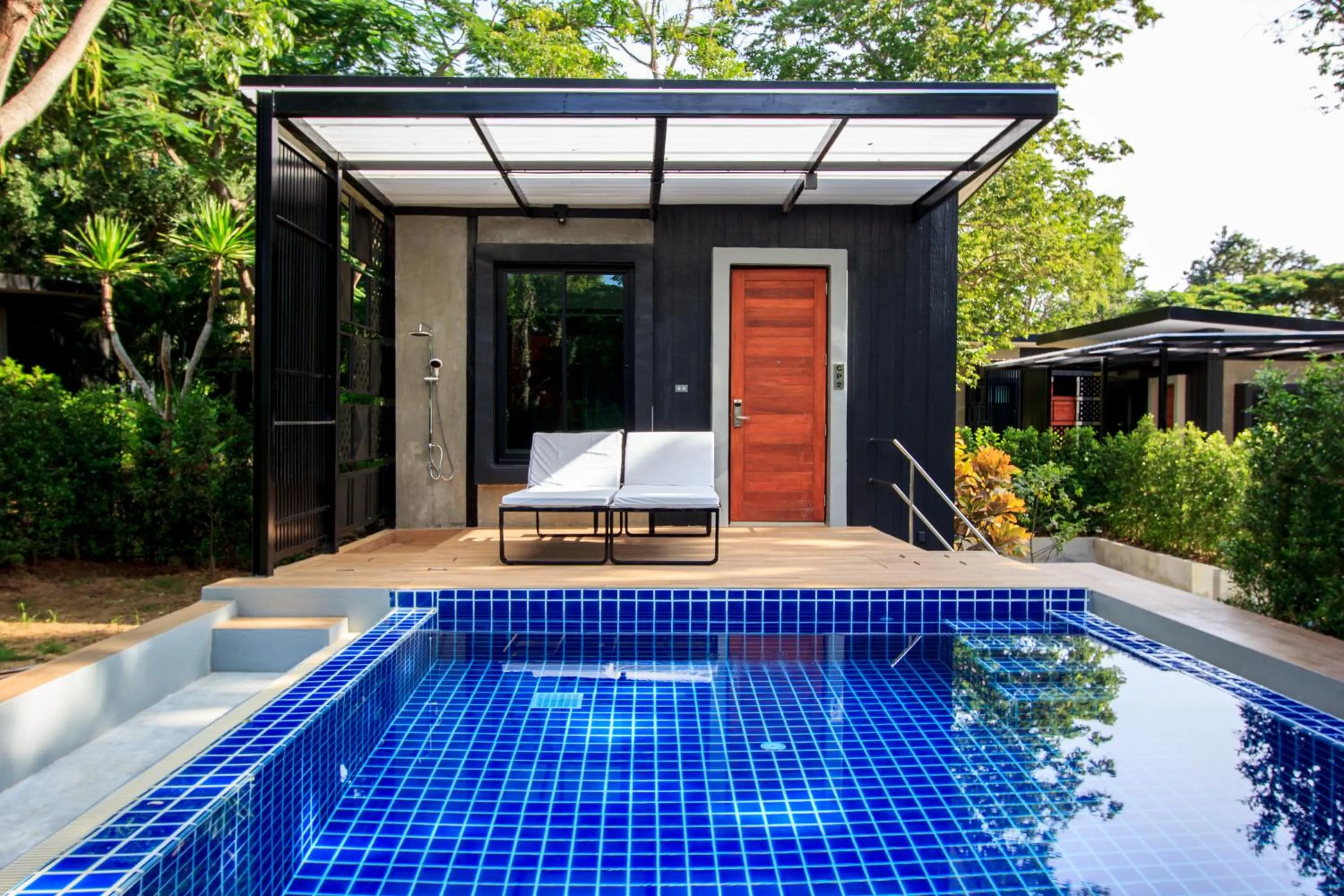 Swimming pool in Sunshine Paradise Resort