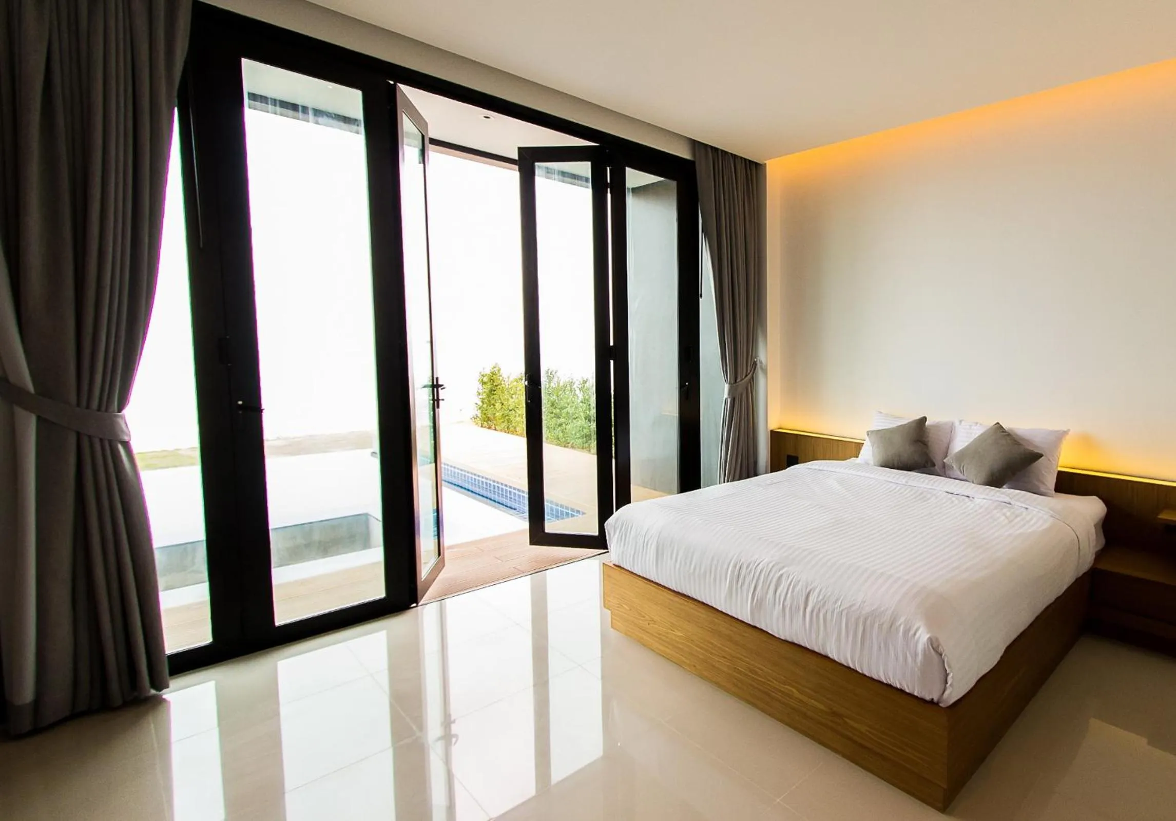 Decorative detail, Bed in Sunshine Paradise Resort