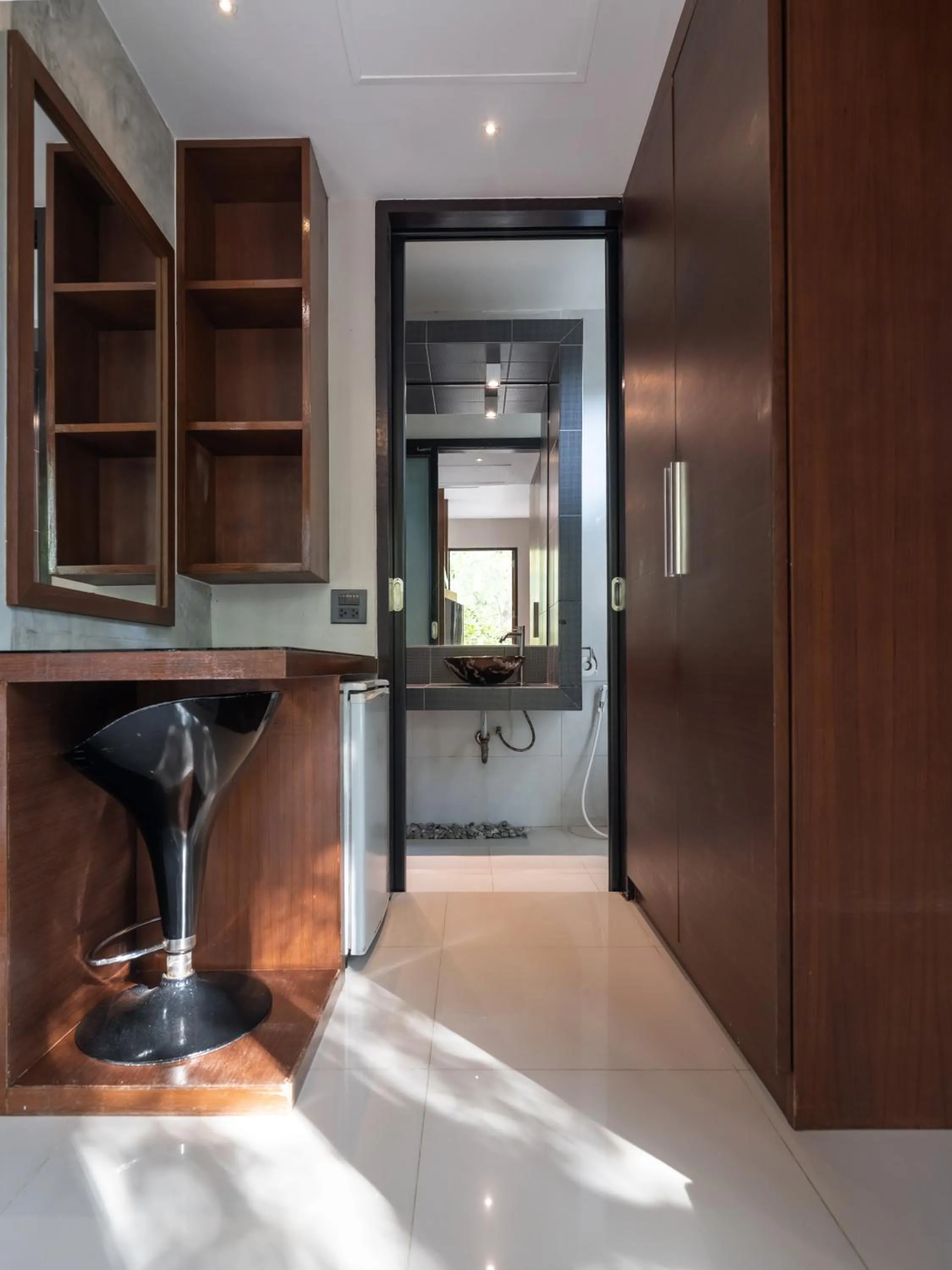 wardrobe in Sunshine Paradise Resort