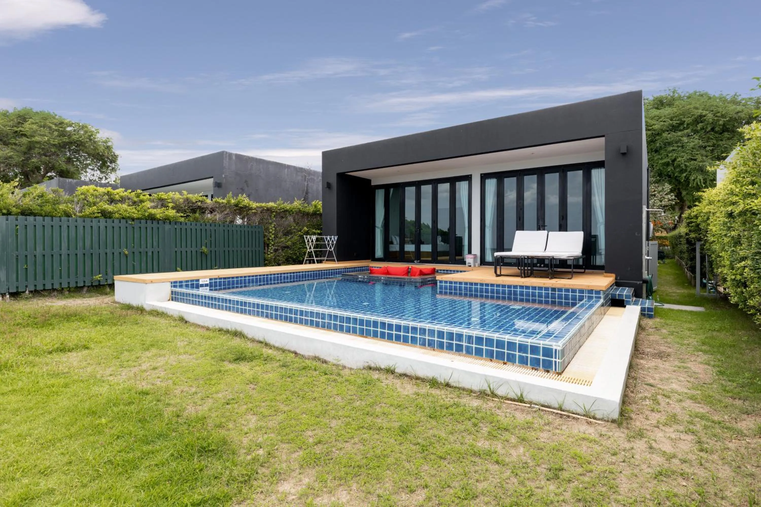 Sunshine Paradise Resort