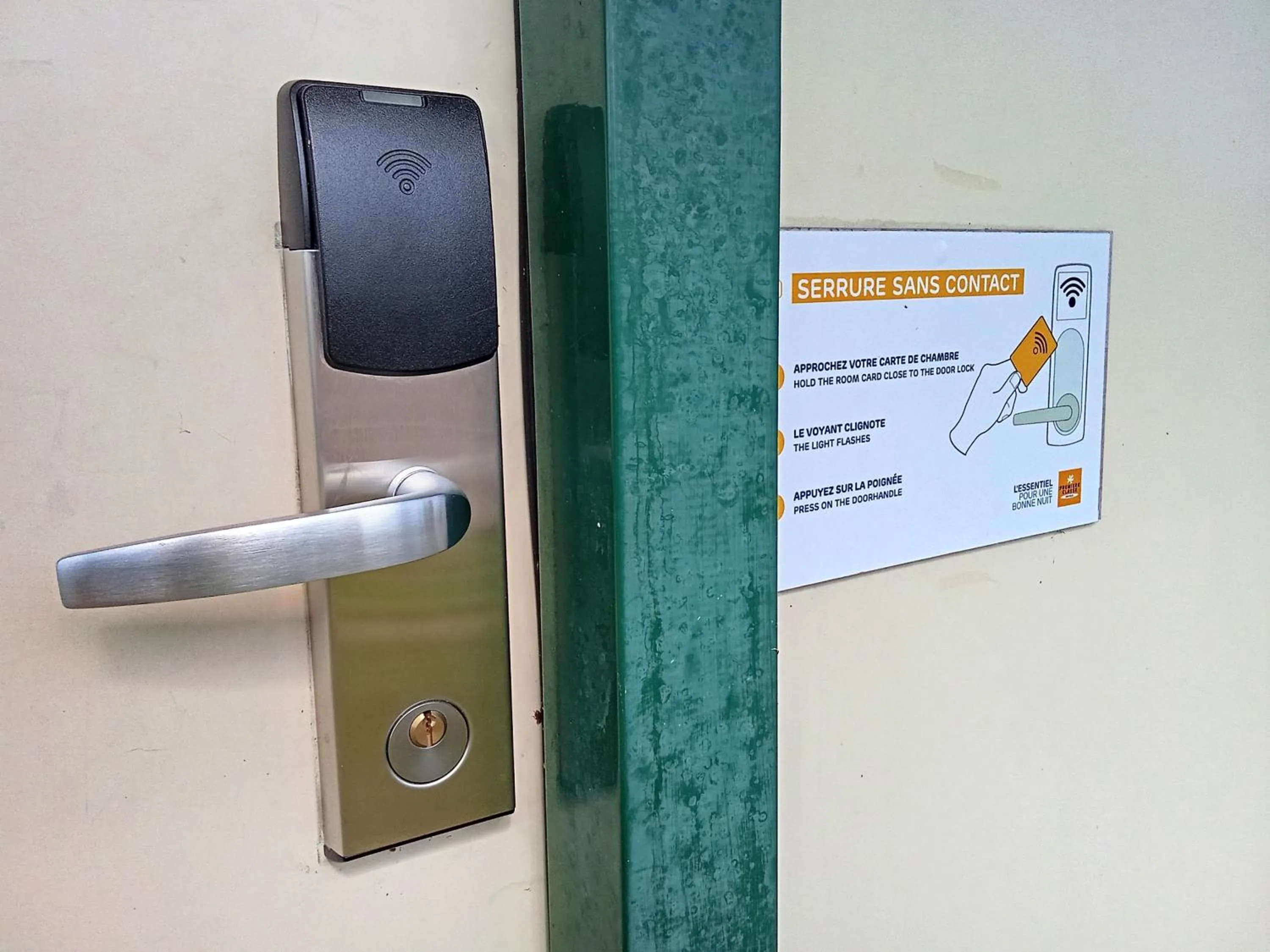 Bedroom in Premiere Classe Roanne Perreux