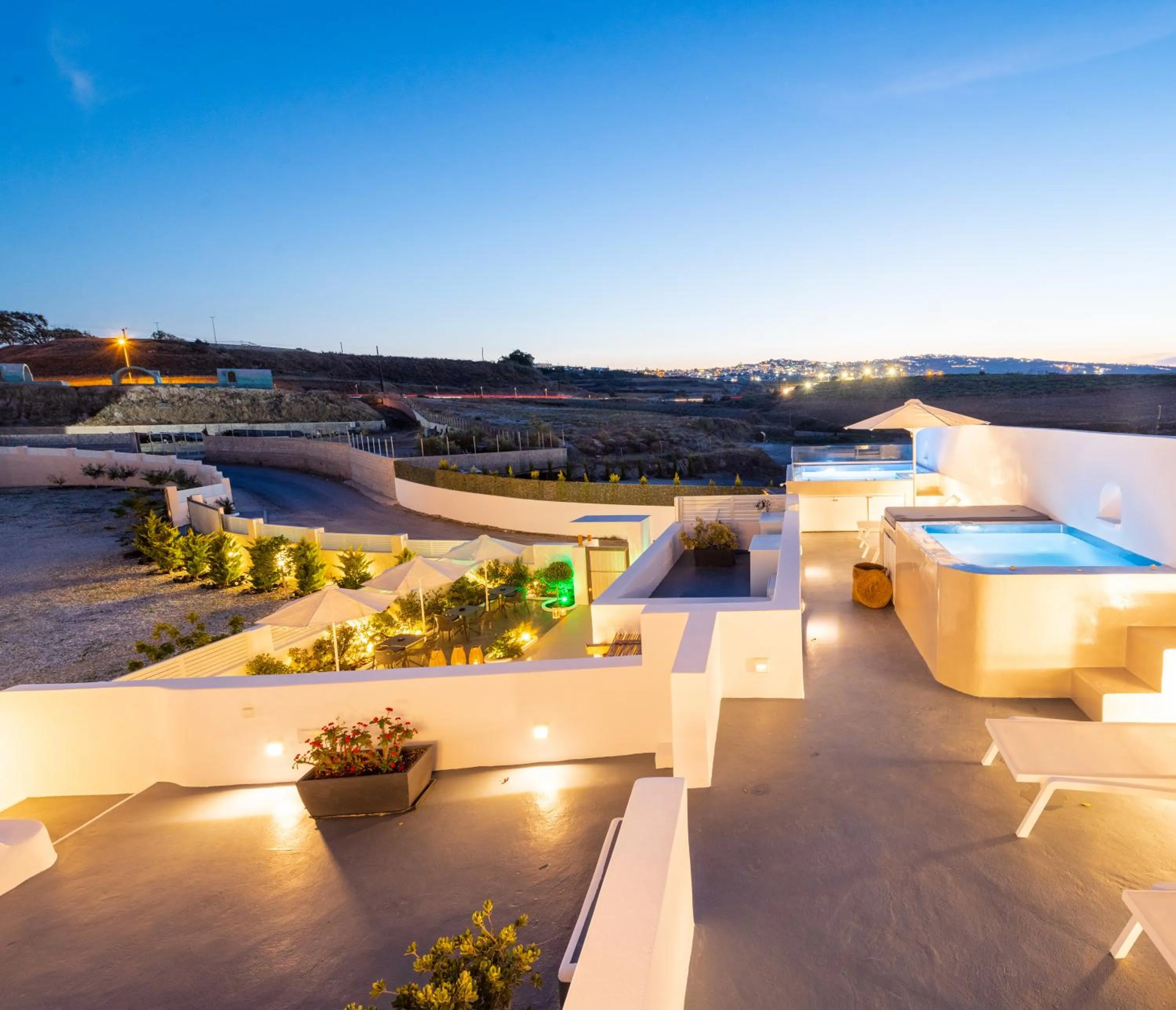 Hot Tub in Santoterra Antigua Suites