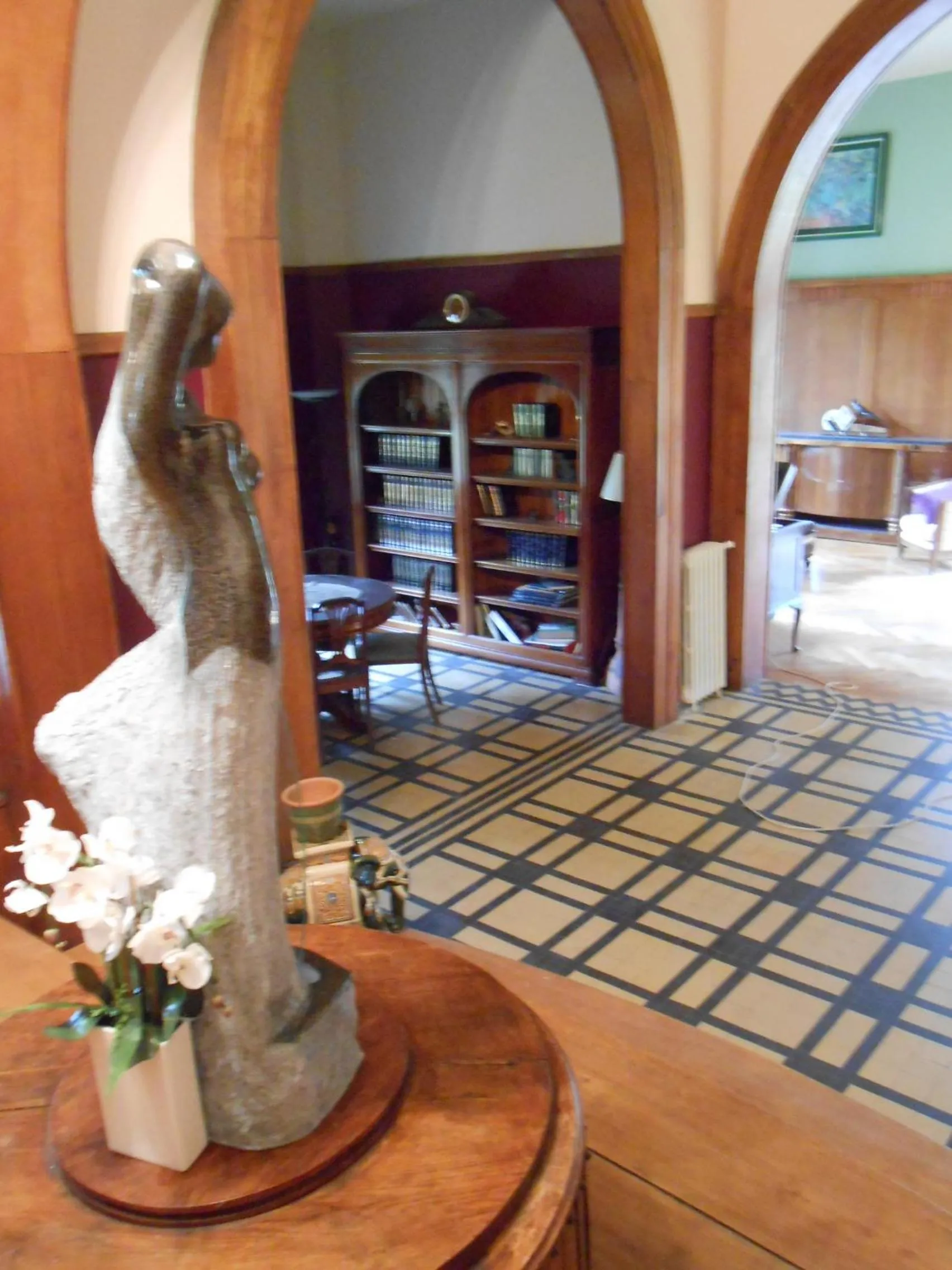 Library in La Passagere