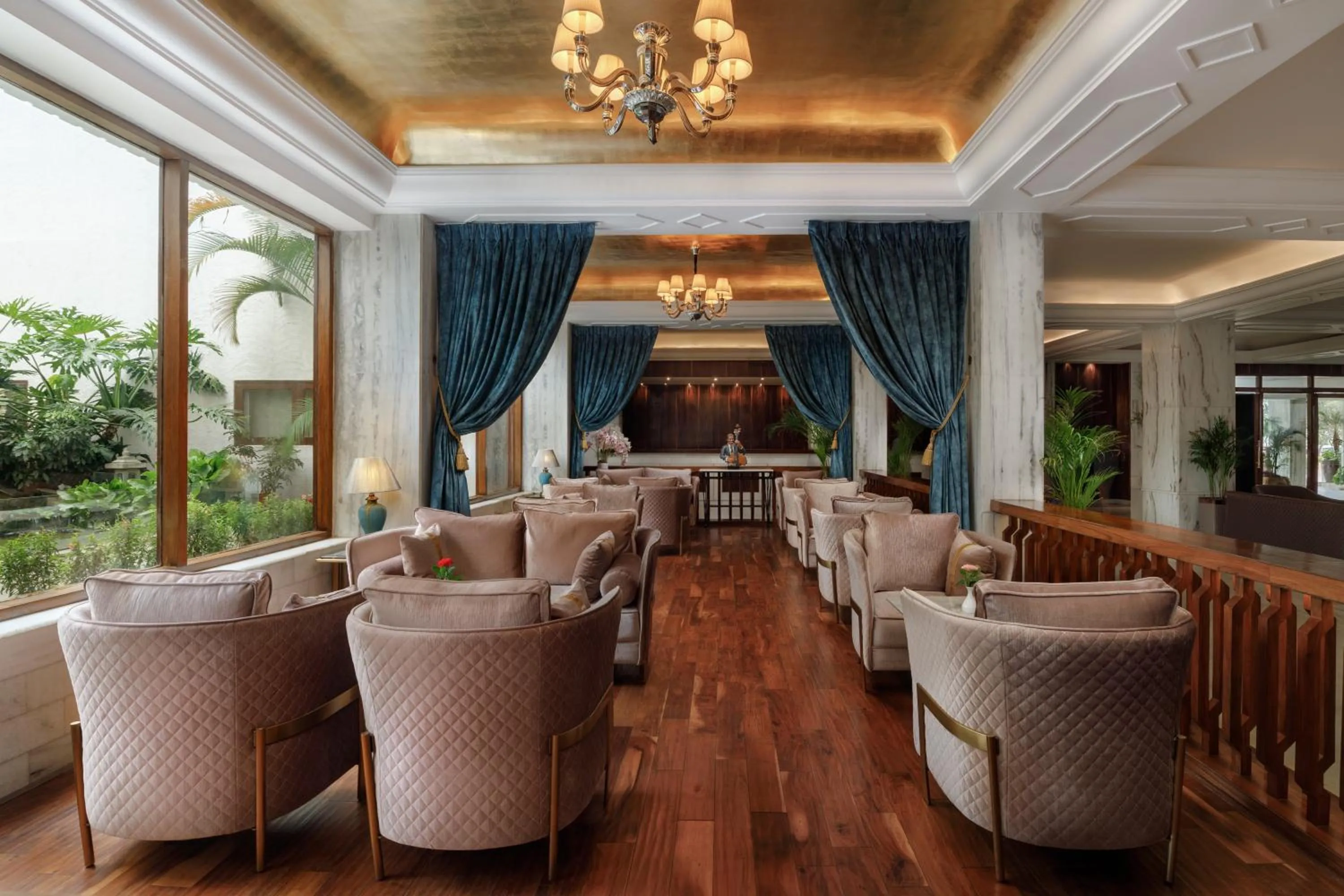 Lounge or bar in Hotel Himalaya