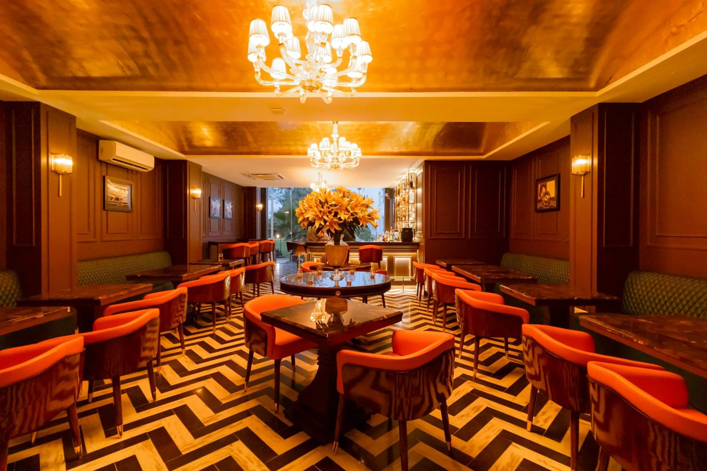 Lounge or bar in Hotel Himalaya