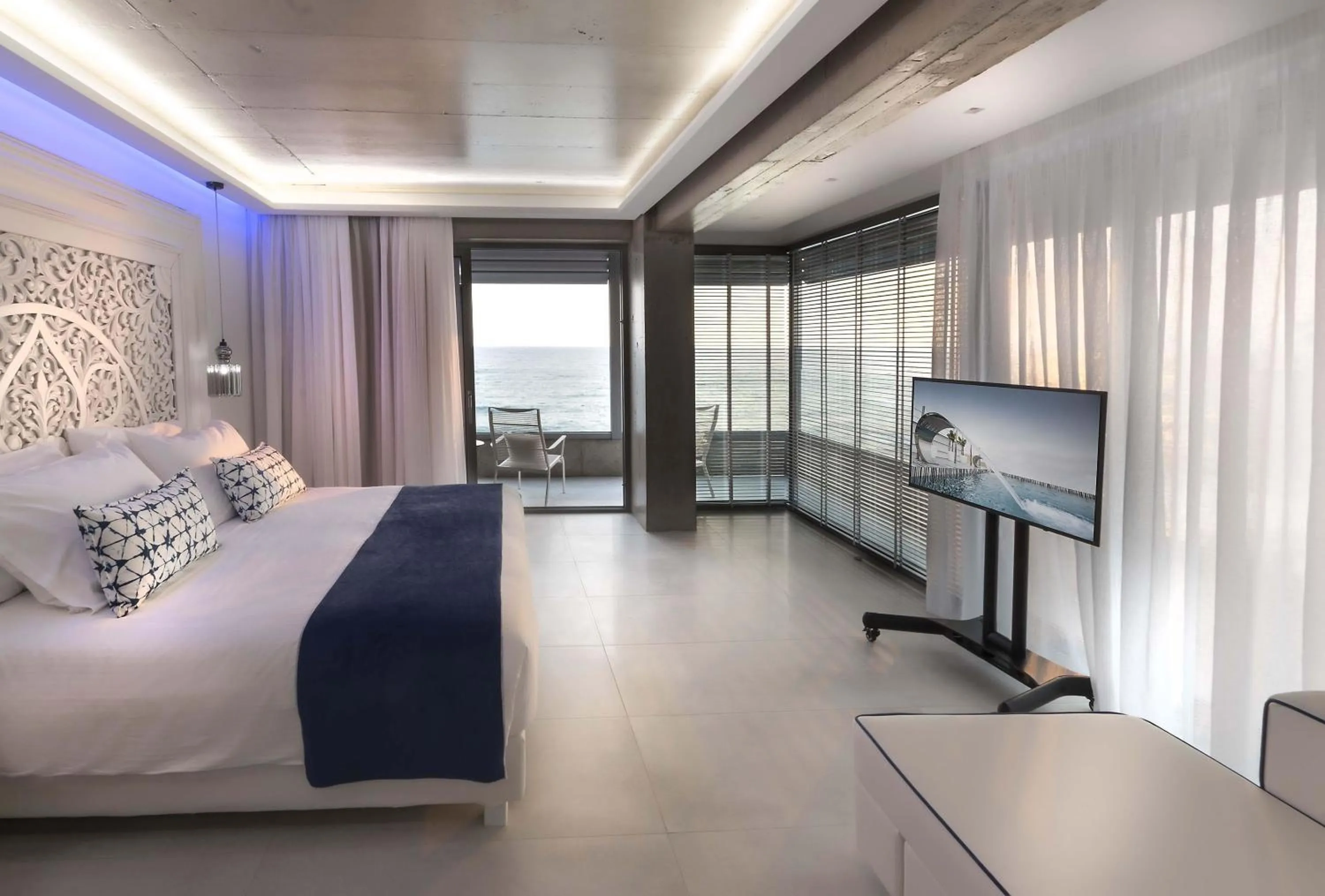 TV and multimedia, Bed in Glaros Royal Beach Hotel