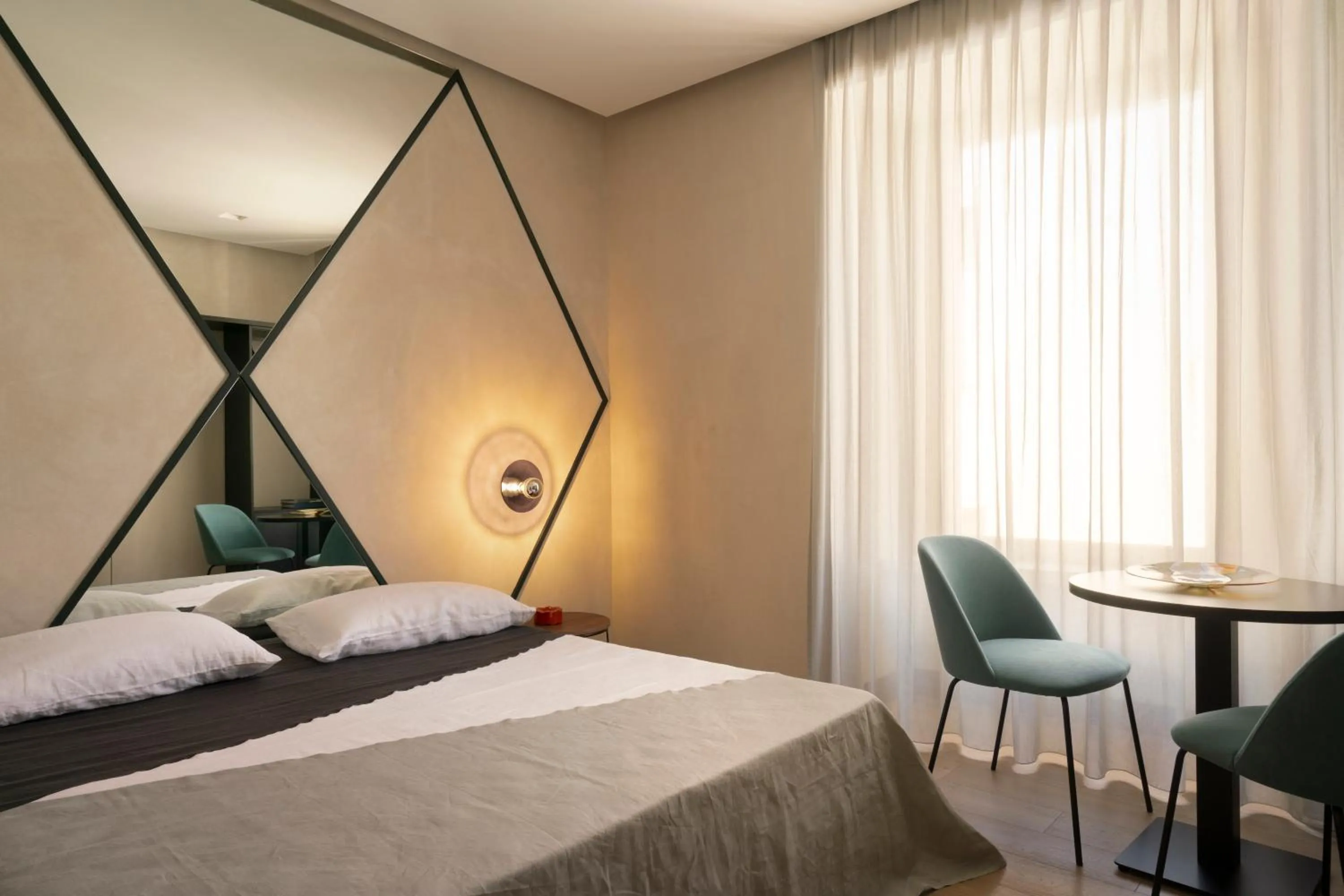 Photo of the whole room, Bed in Casa Pacifico Napoli