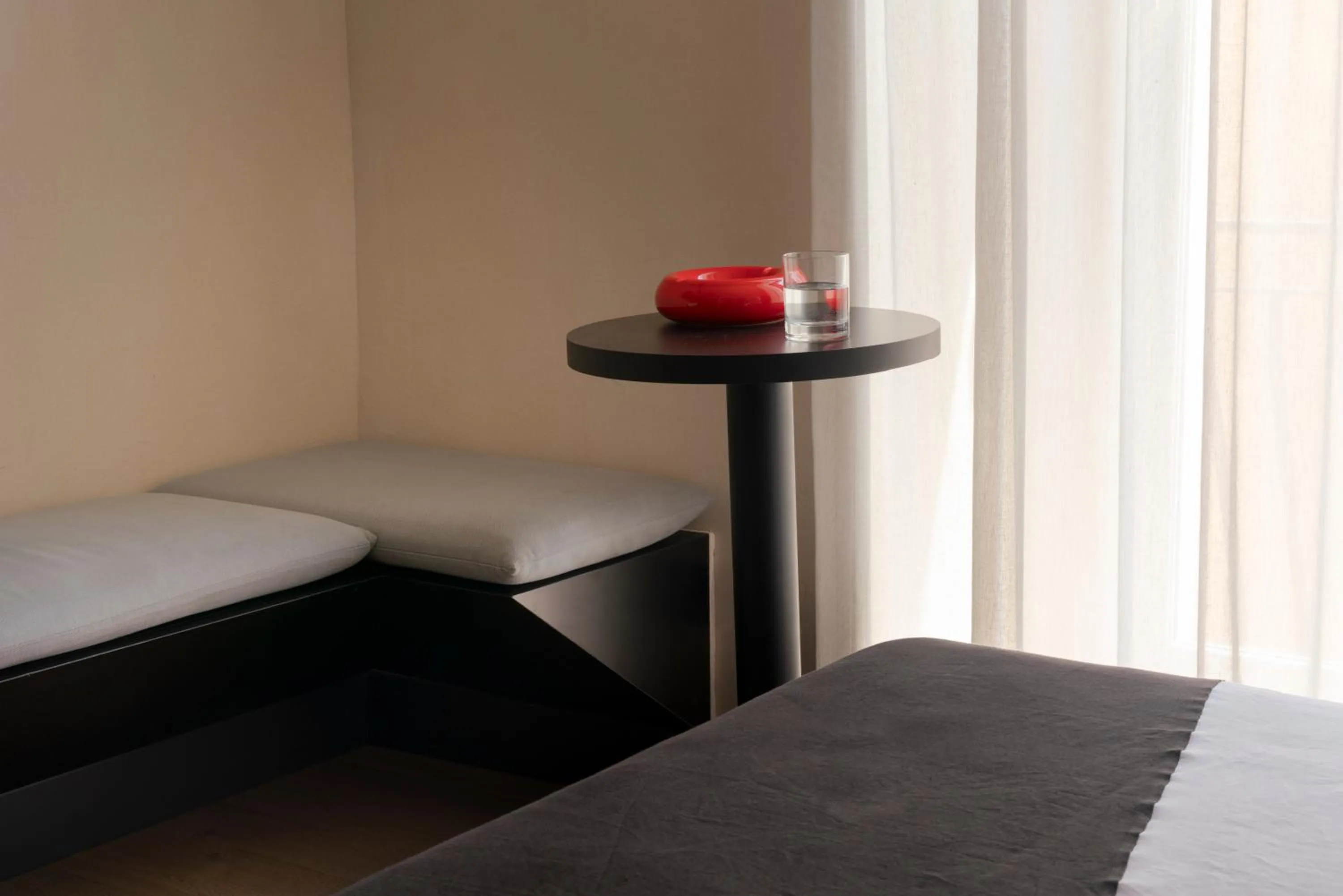 Photo of the whole room, Bed in Casa Pacifico Napoli