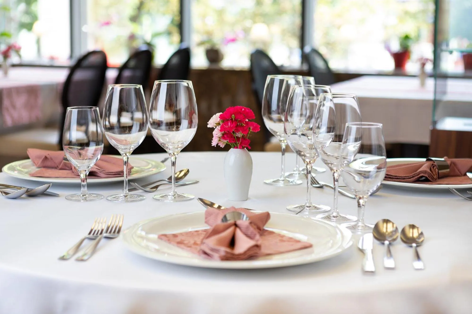 Restaurant/places to eat in Hotel Jozef