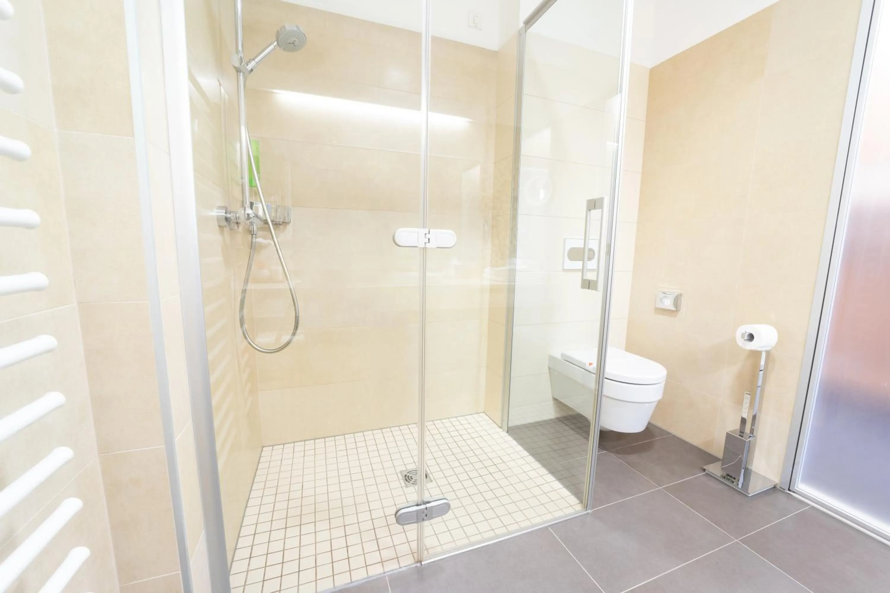 Shower in Hotel Jozef