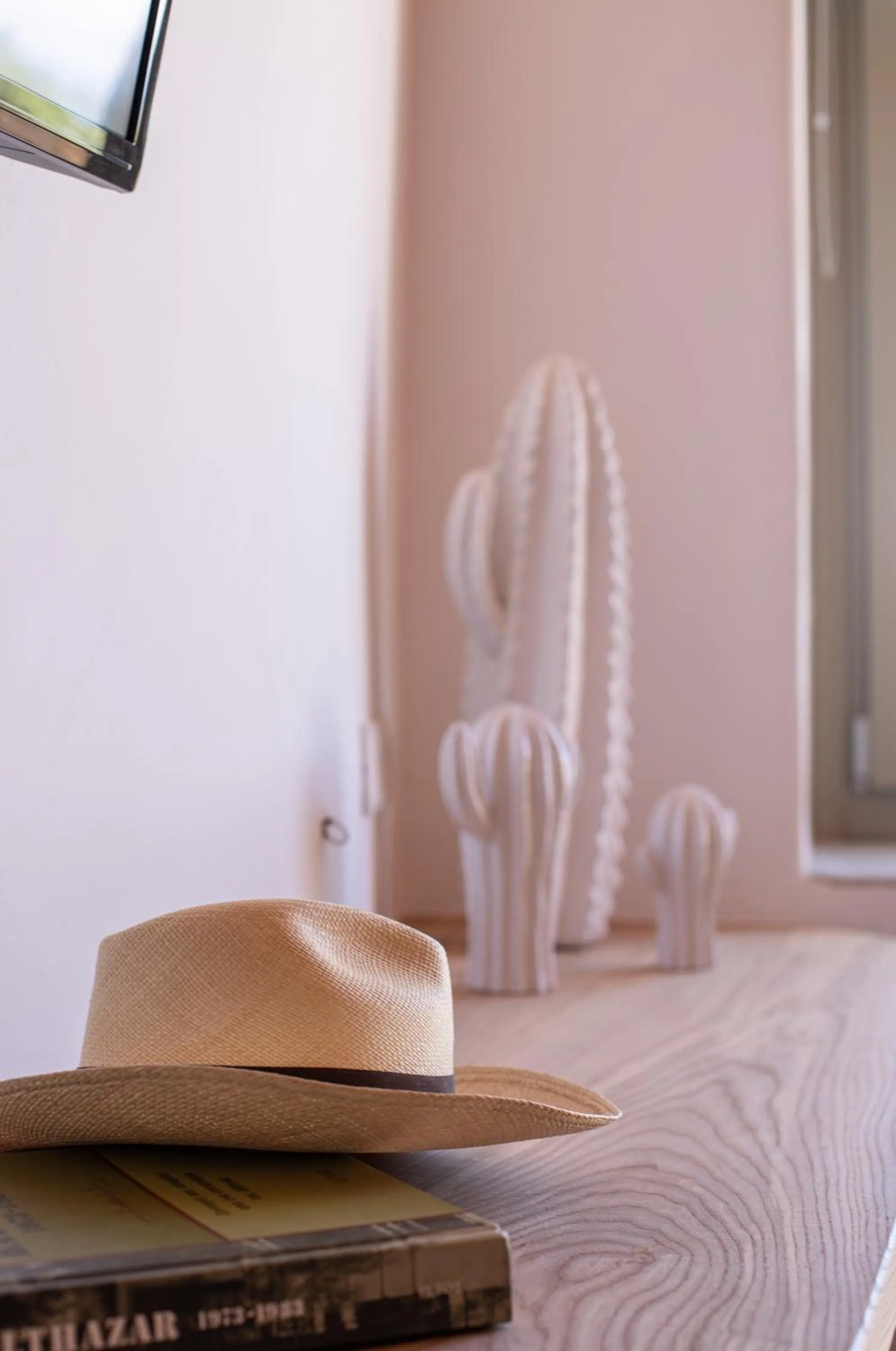 Decorative detail, Bed in Ikies of Mykonos