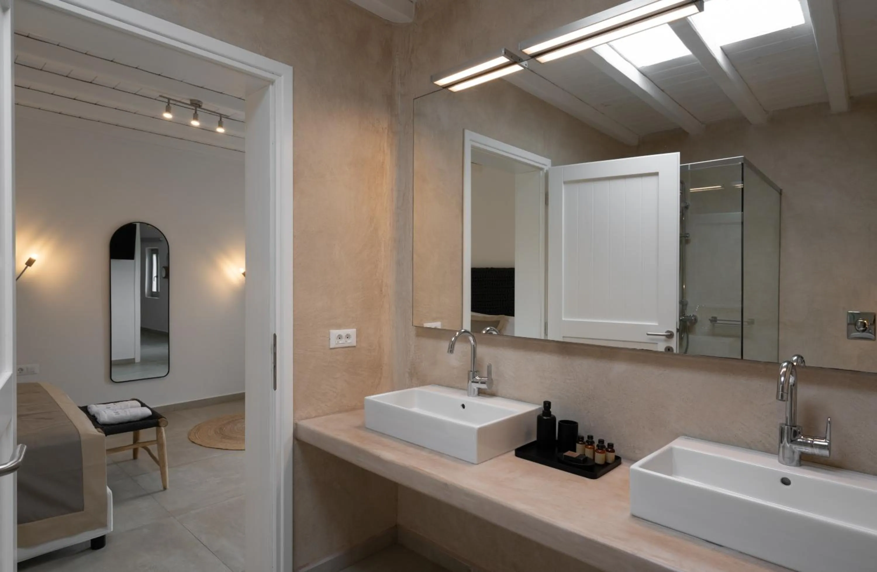 Shower in Ikies of Mykonos