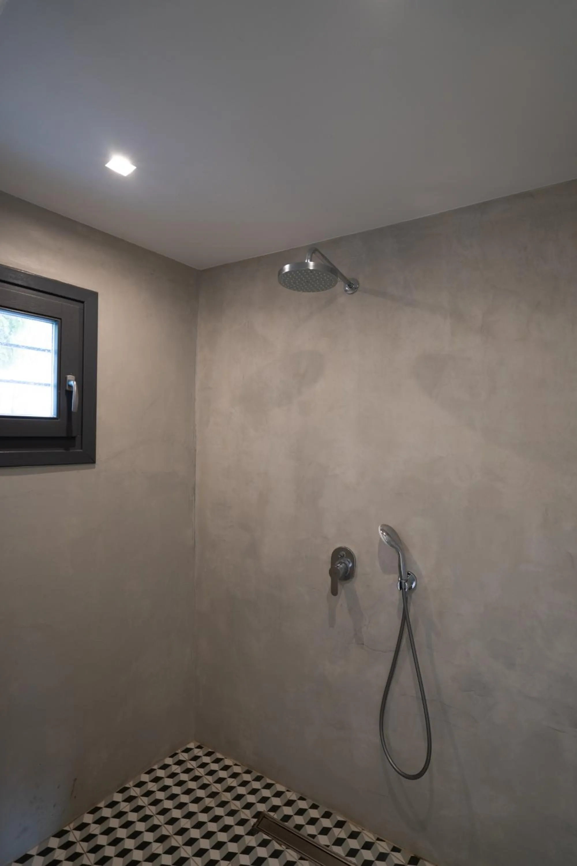 Shower in Ikies of Mykonos