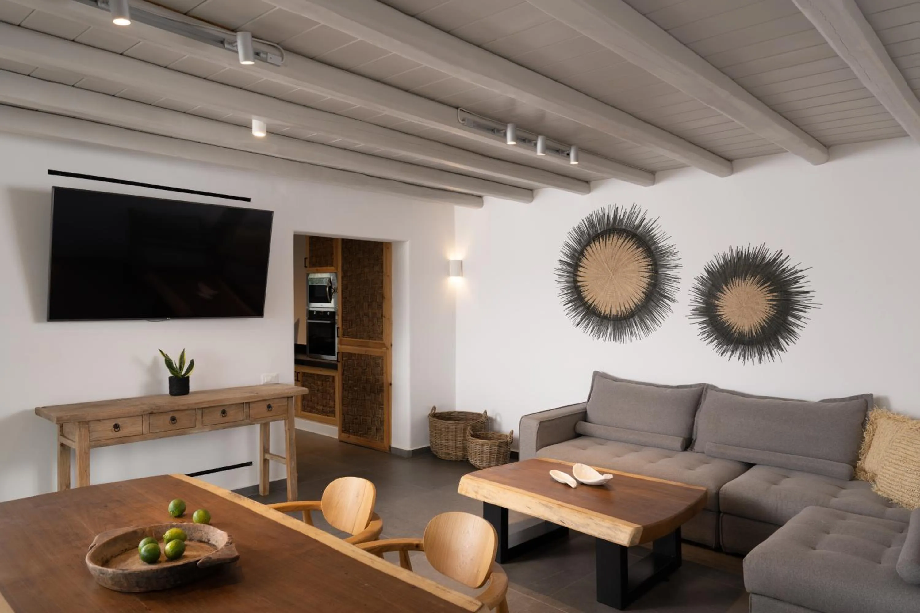 TV and multimedia in Ikies of Mykonos