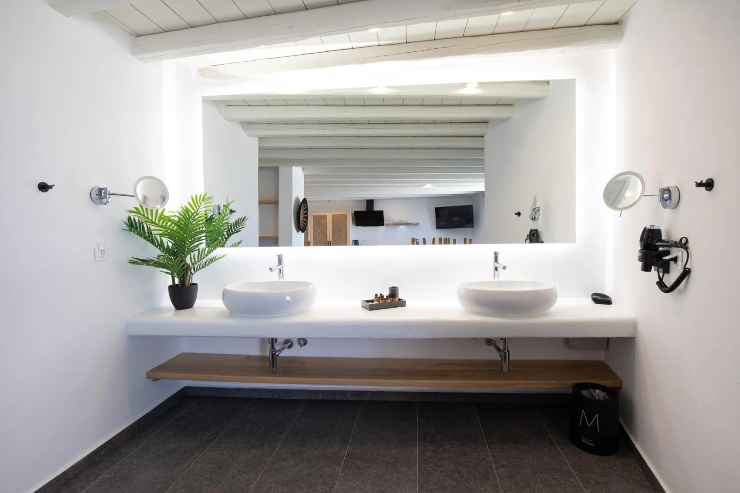 Bathroom in Ikies of Mykonos