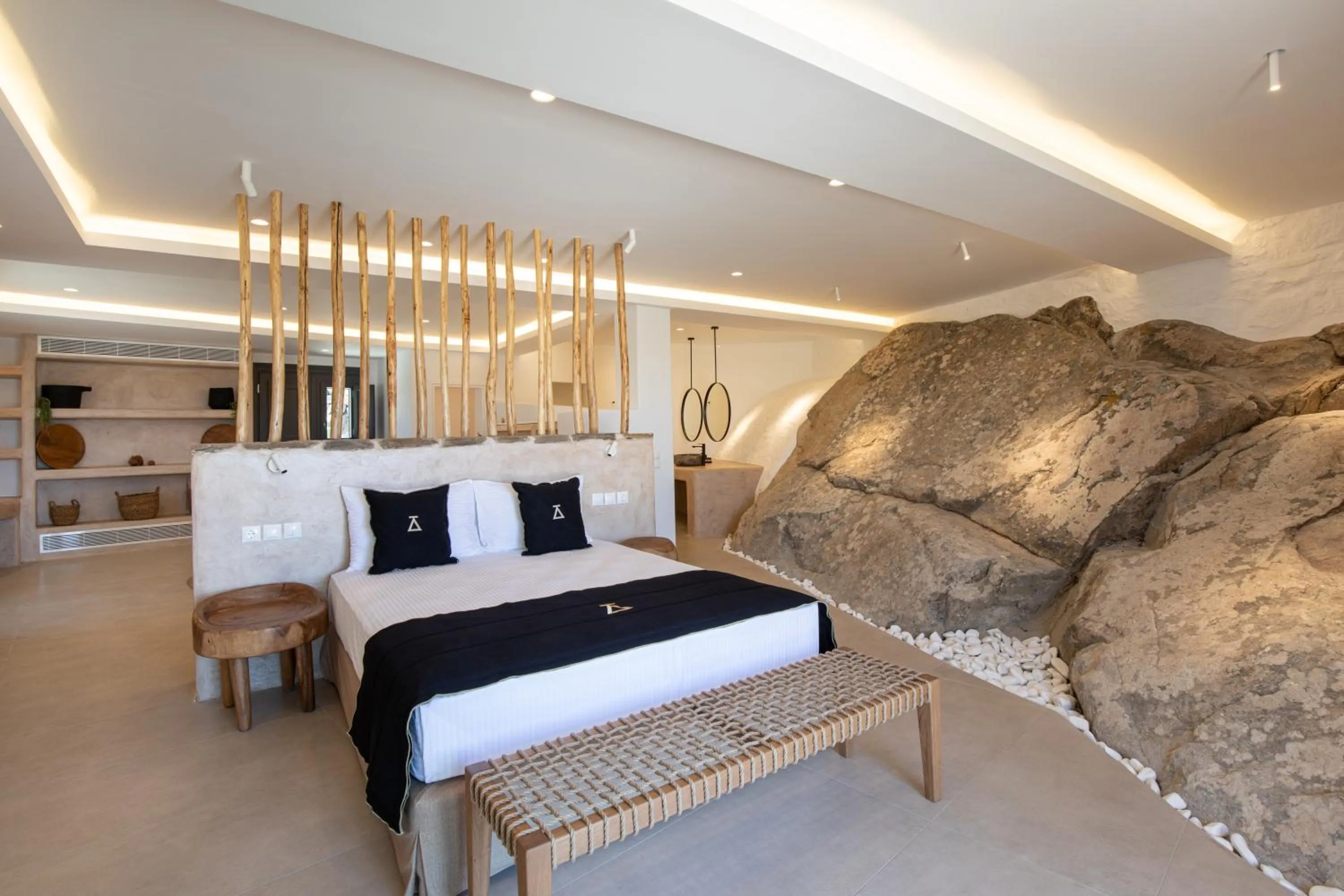 Photo of the whole room, Bed in Ikies of Mykonos