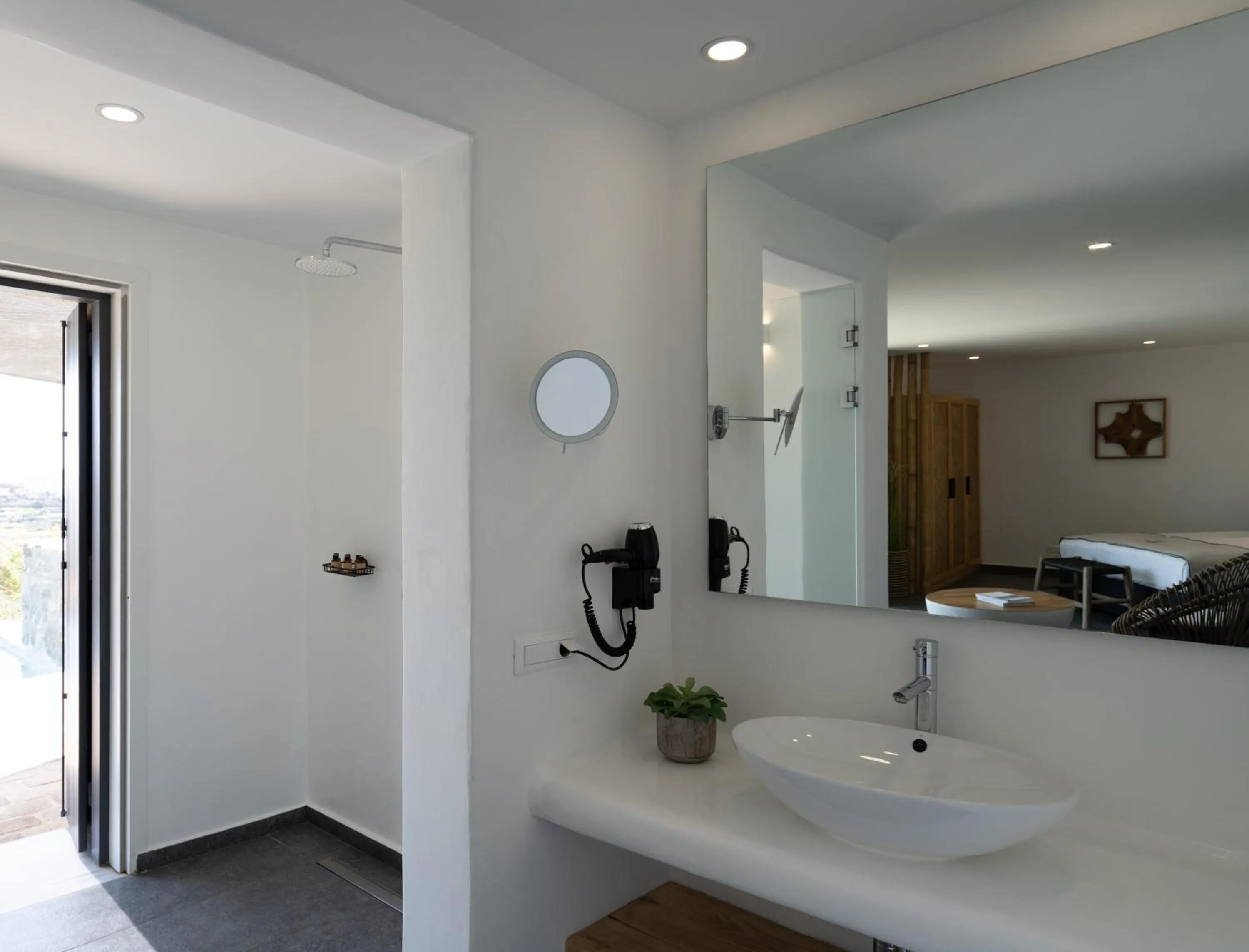 Bathroom in Ikies of Mykonos