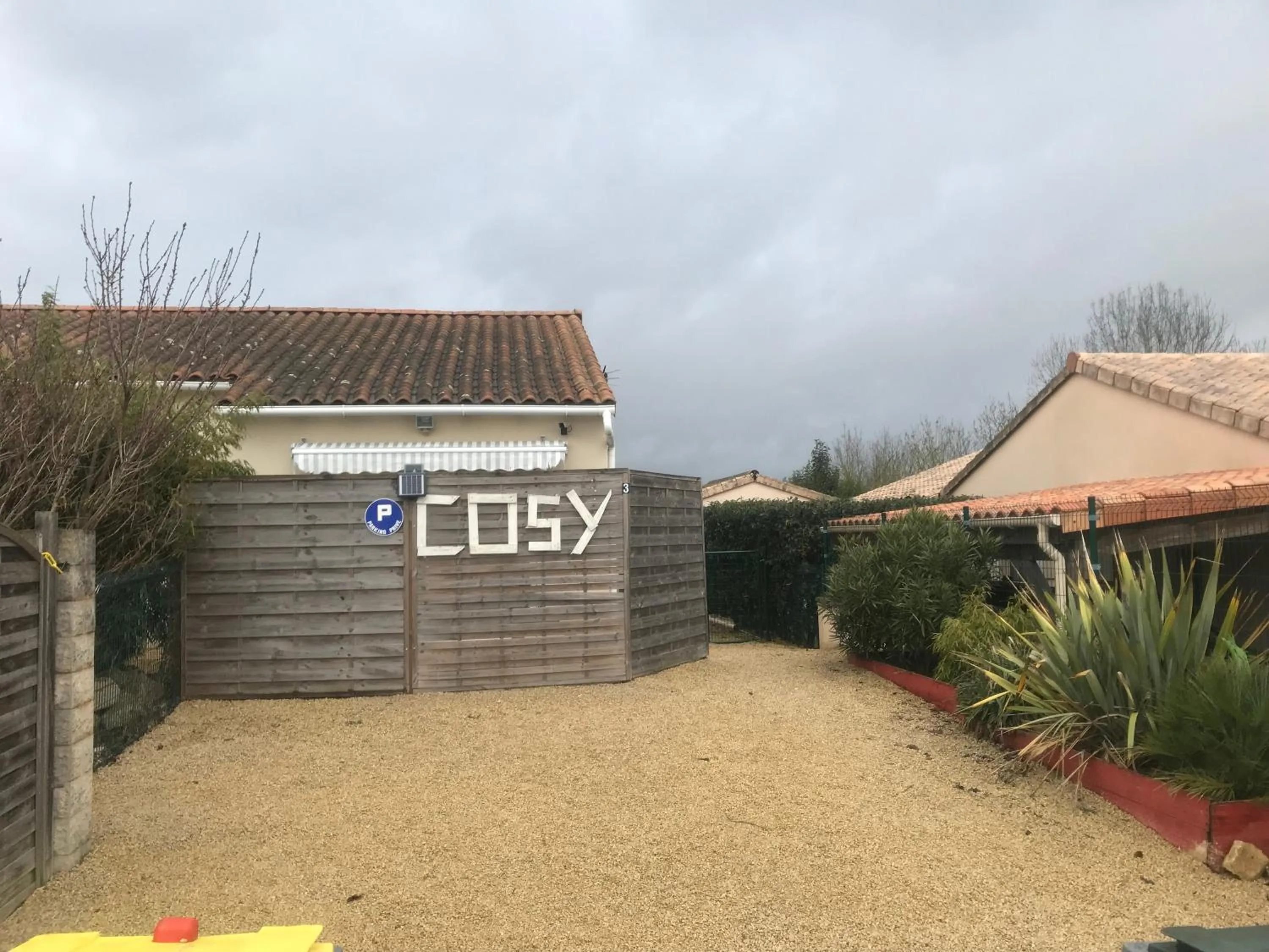 Parking in CosyStudio Site du Futuroscope