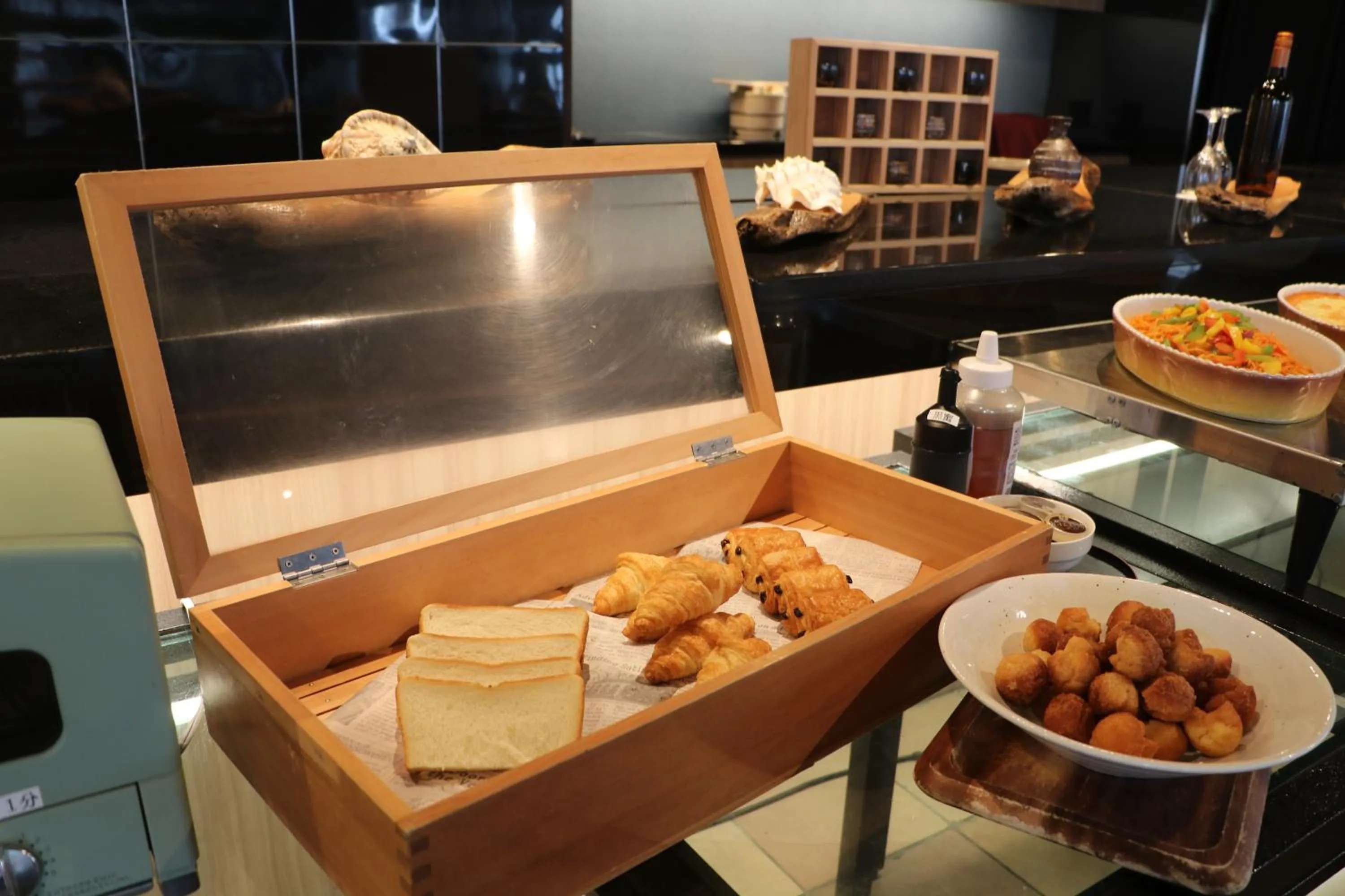 Restaurant/places to eat in Hotel East China Sea