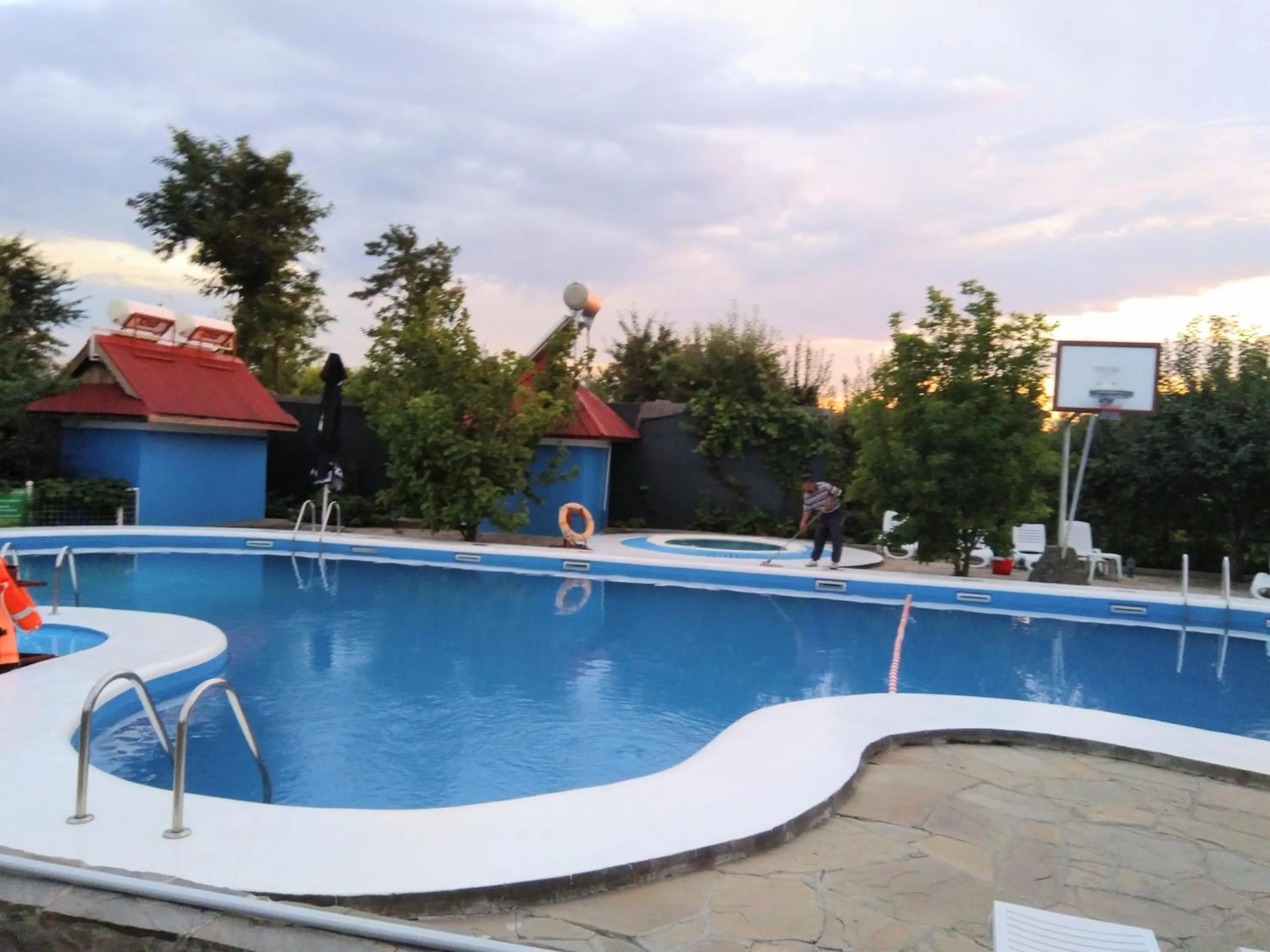 Swimming pool in Lotca Fermecată - Lotka Fermecată