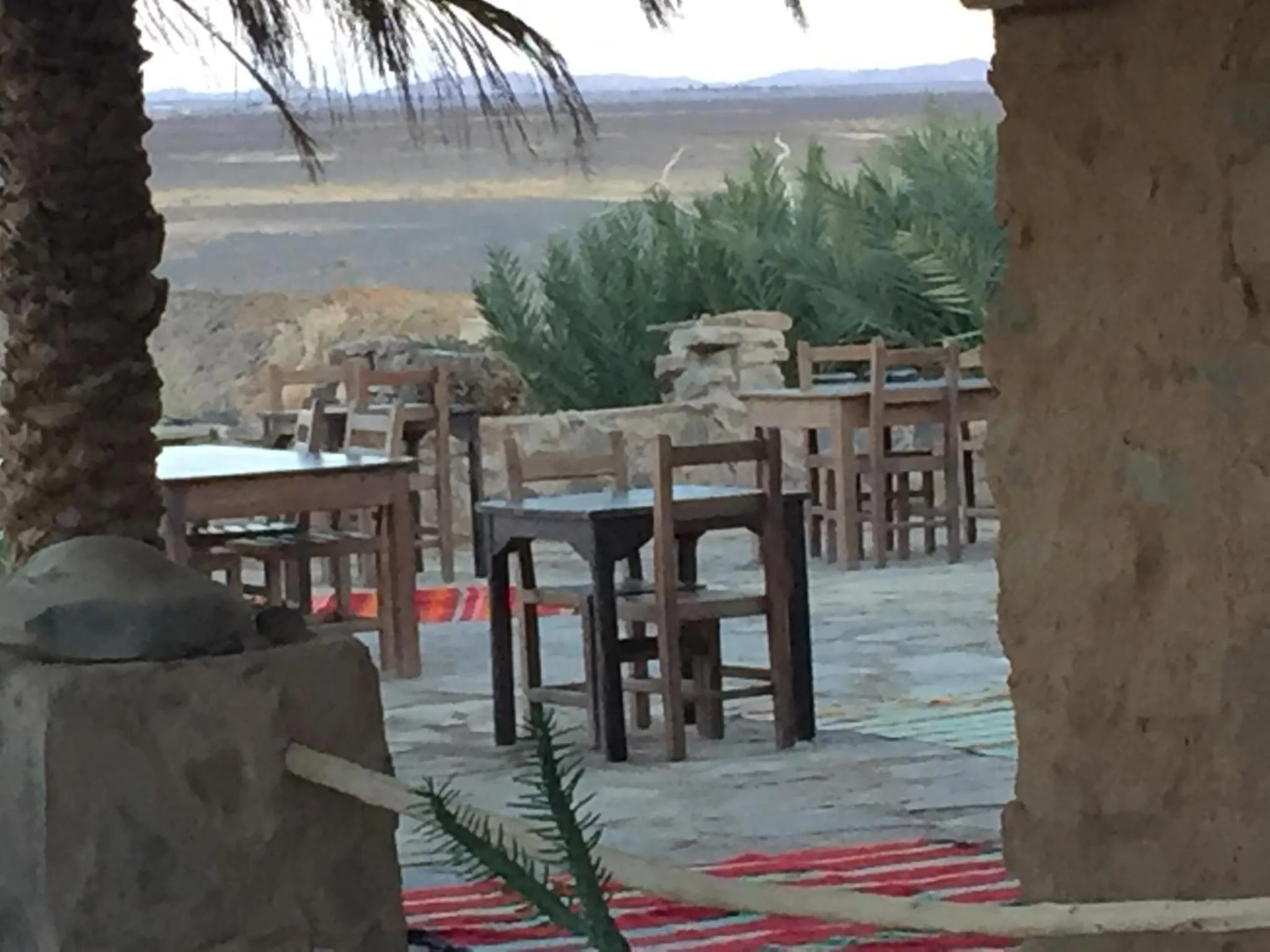 Restaurant/places to eat in Maison Boutchrafine