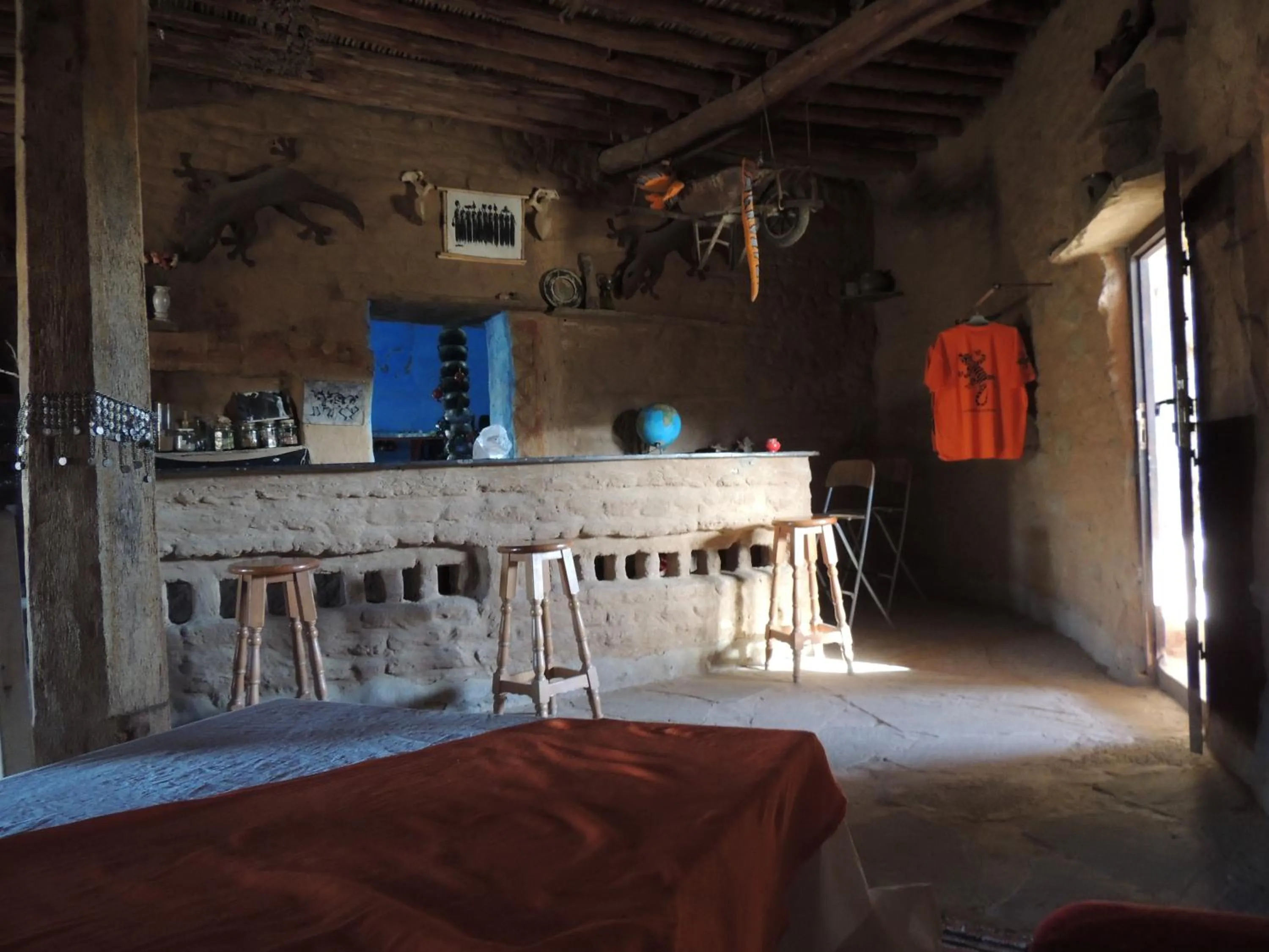 Lounge or bar in Maison Boutchrafine